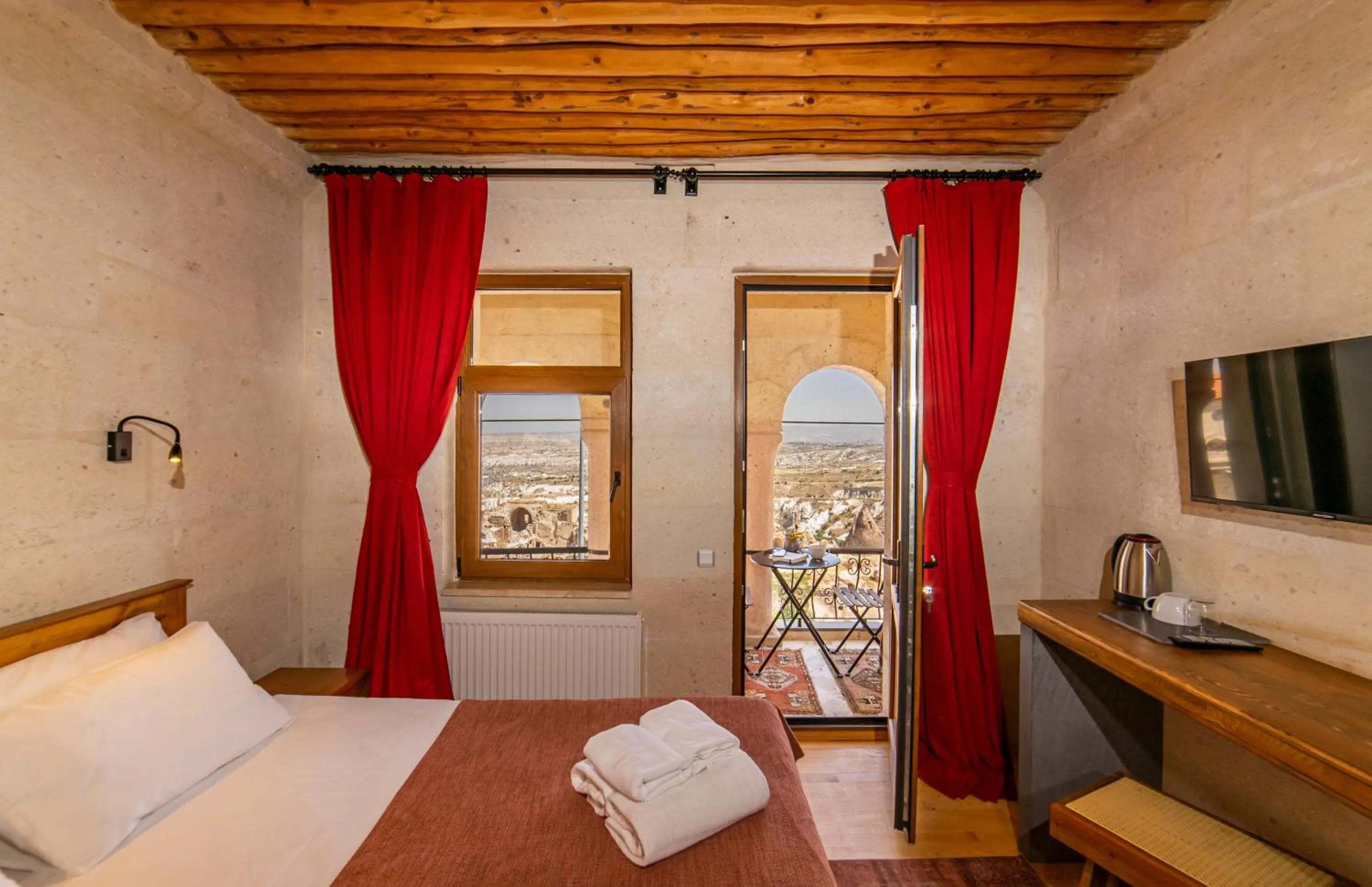 Photo of the whole room, Bed in Alice in Cappadocia