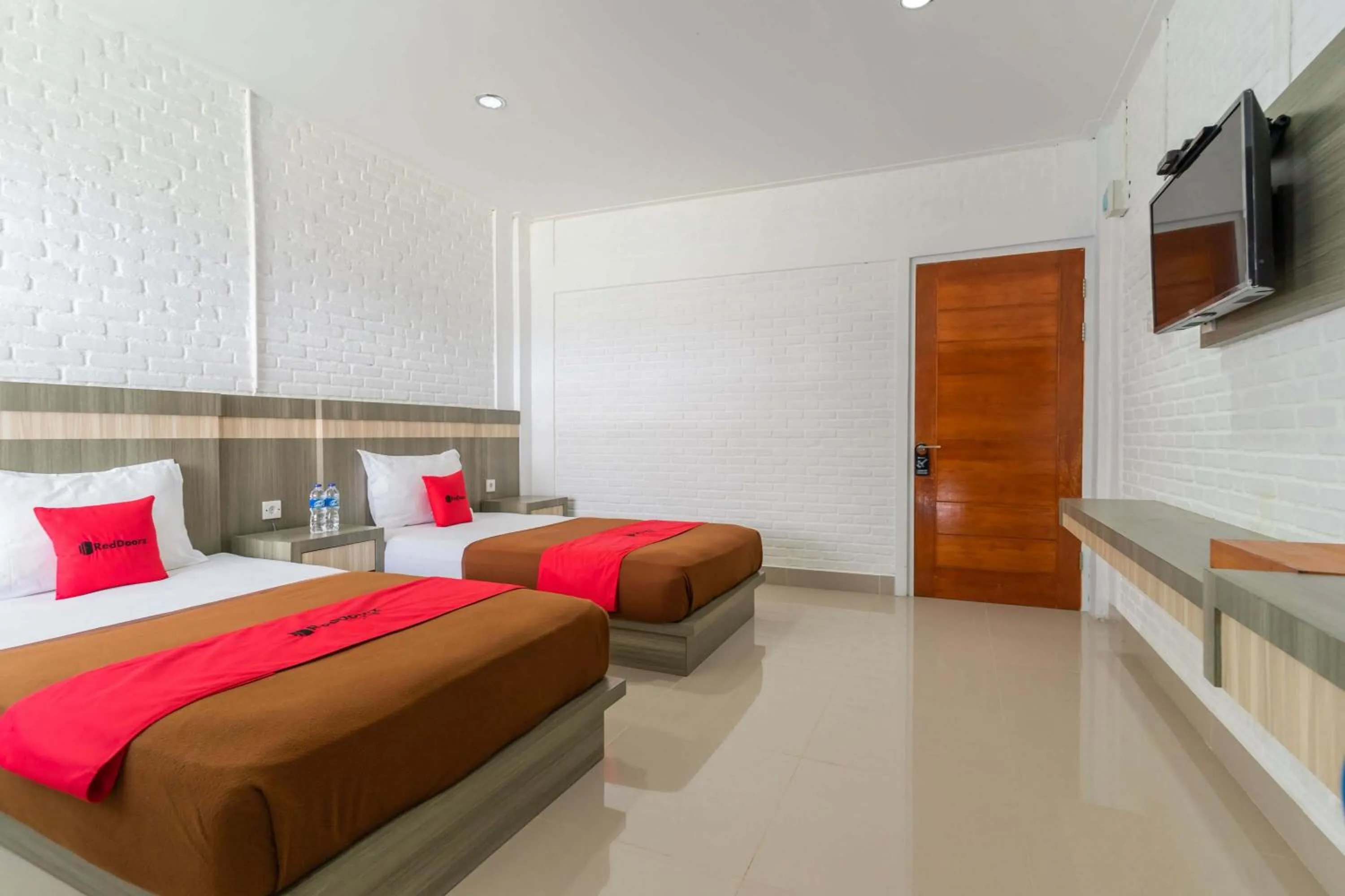 Bedroom, Bed in RedDoorz Plus @ Vantas Hotel Parbaba