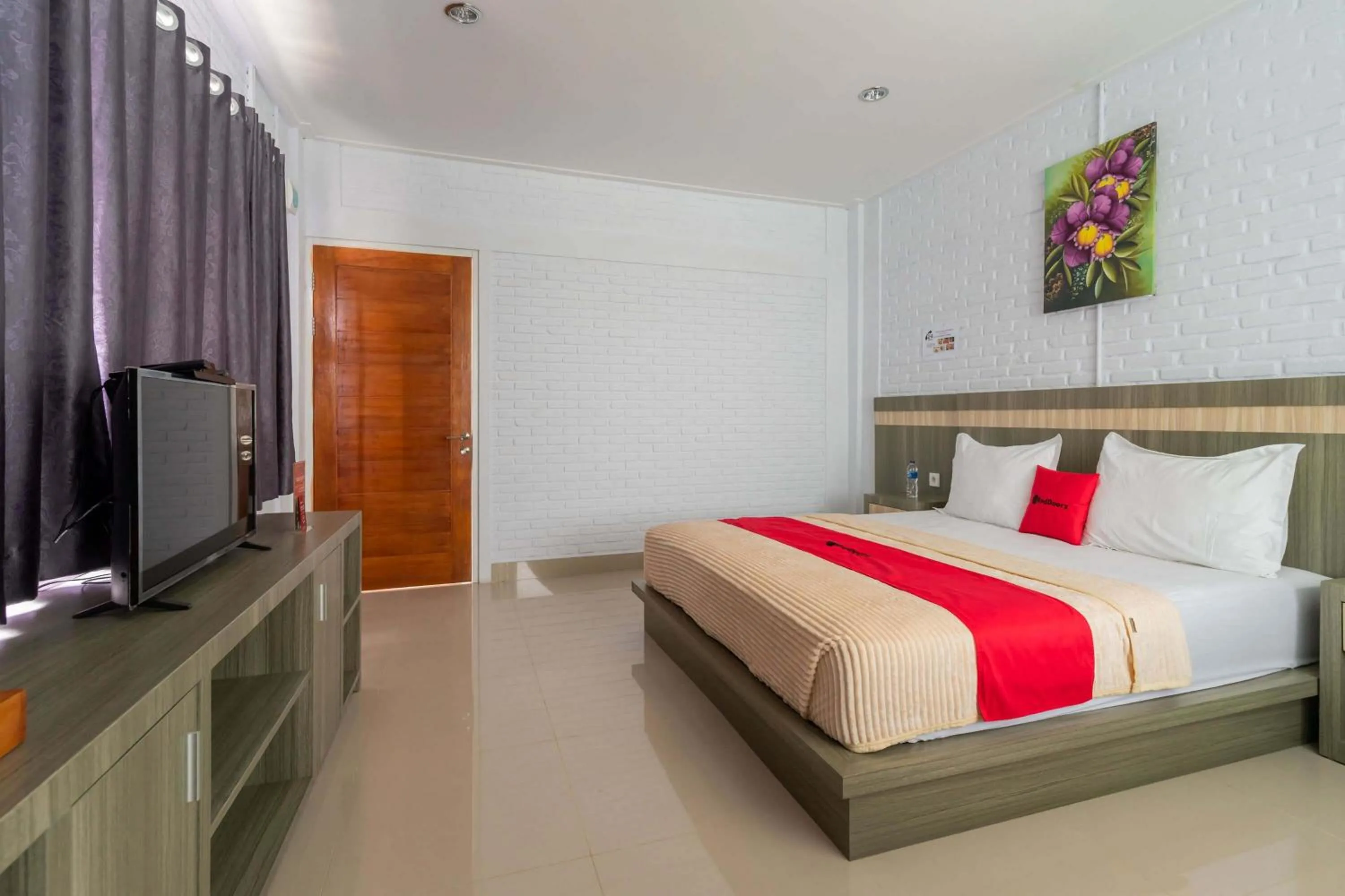 Bedroom, Bed in RedDoorz Plus @ Vantas Hotel Parbaba