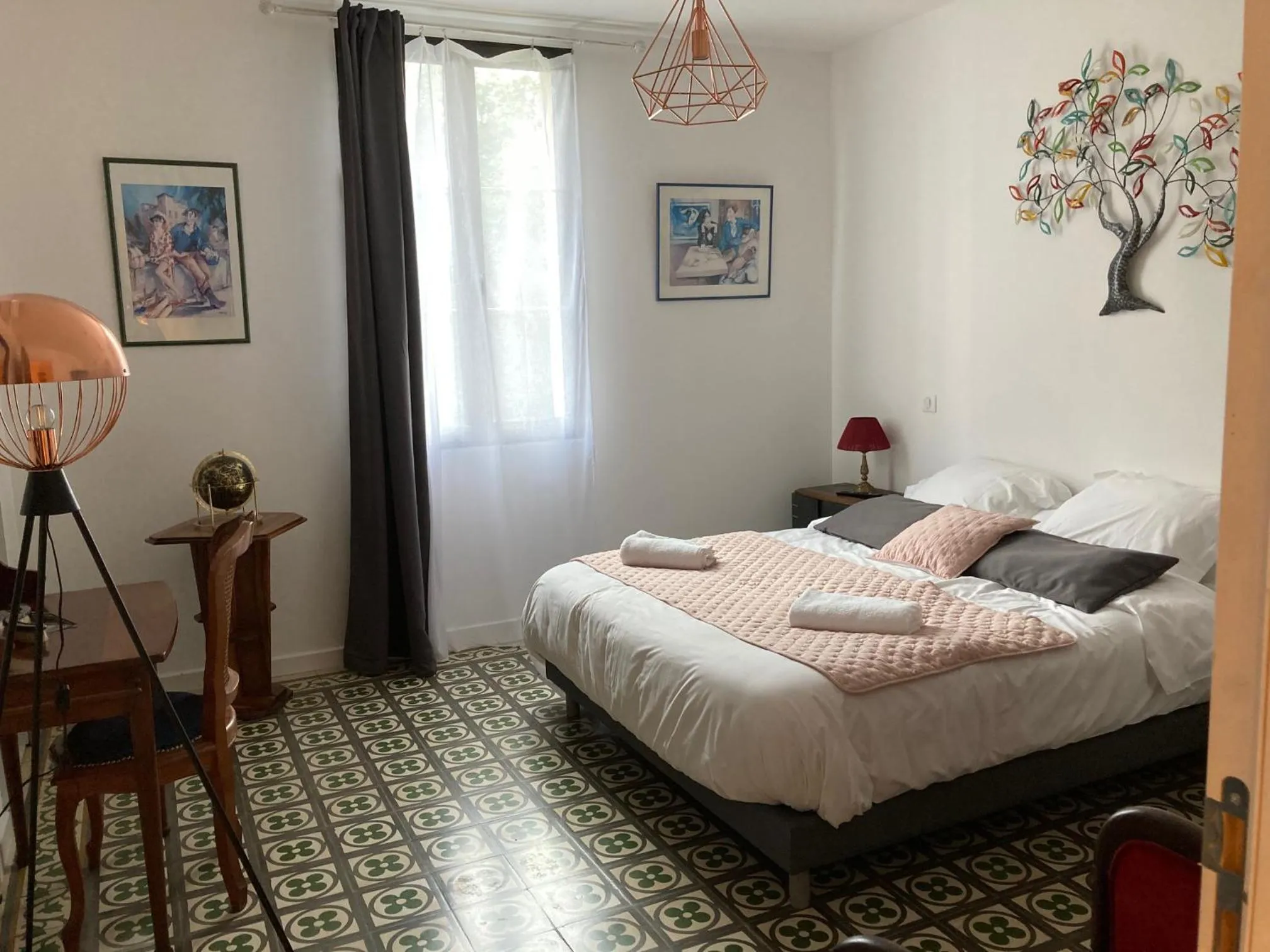 Bedroom, Bed in Hôtel La Demeure Coloniale