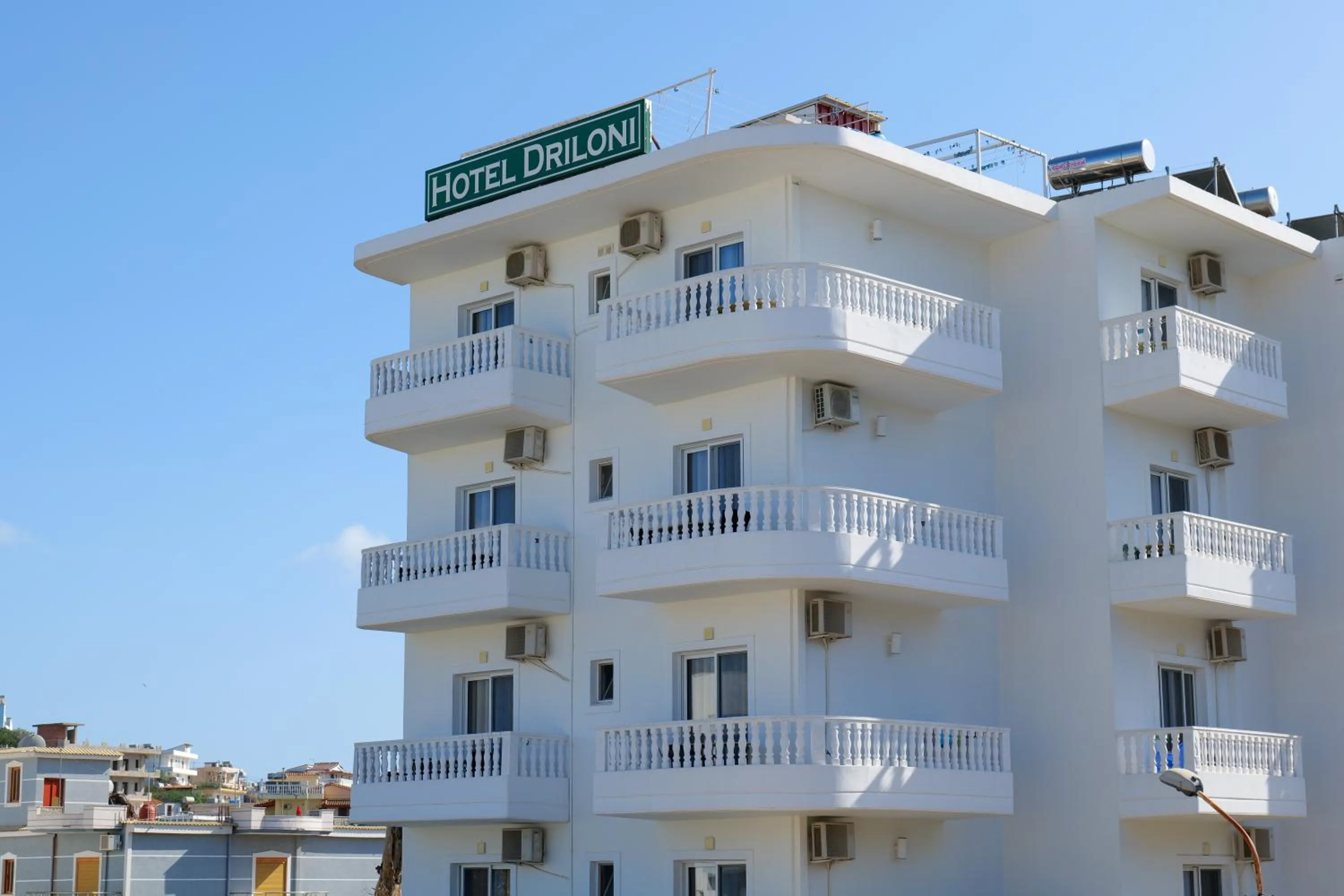 Property building in Hotel Driloni