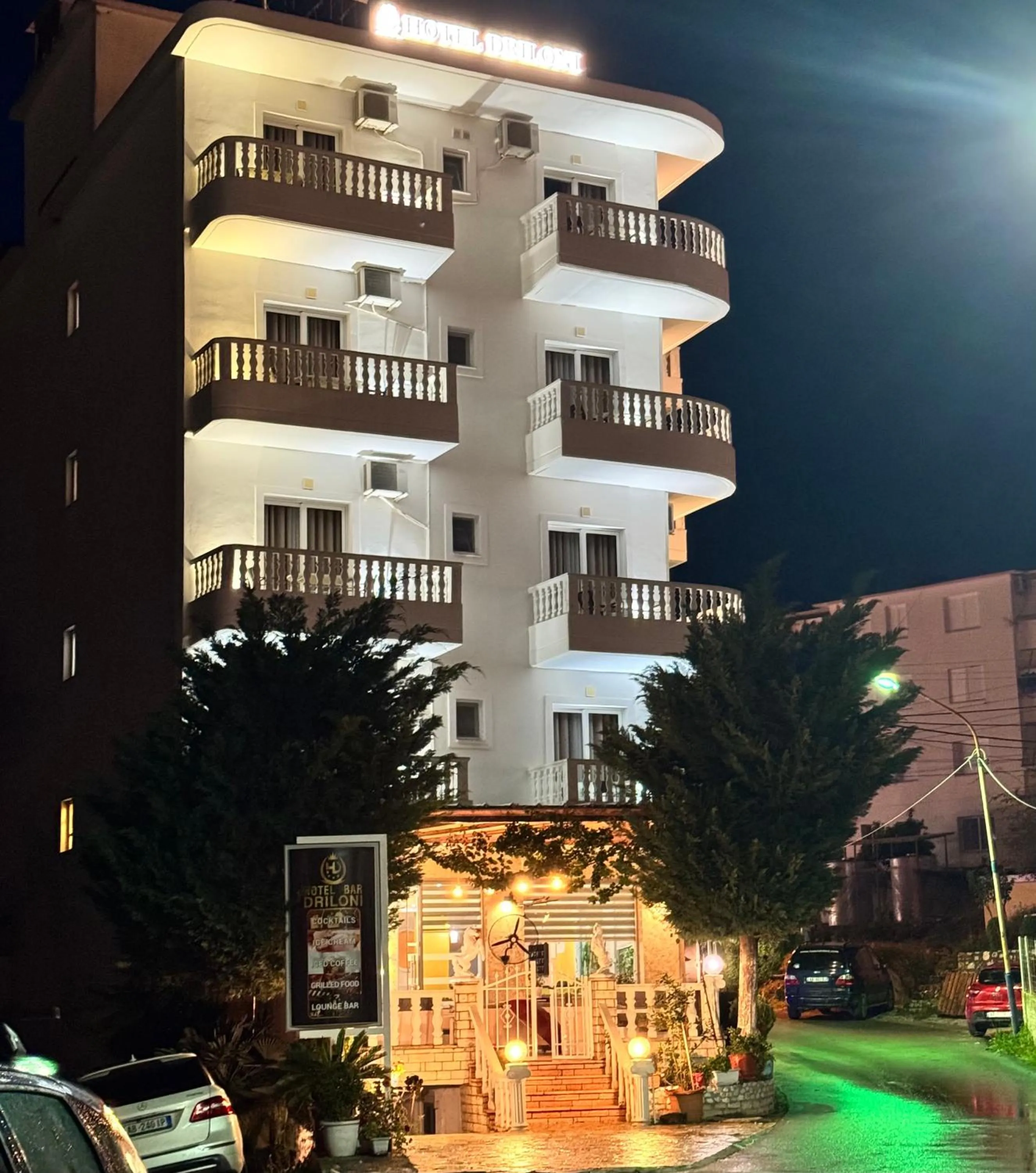 Property building in Hotel Driloni