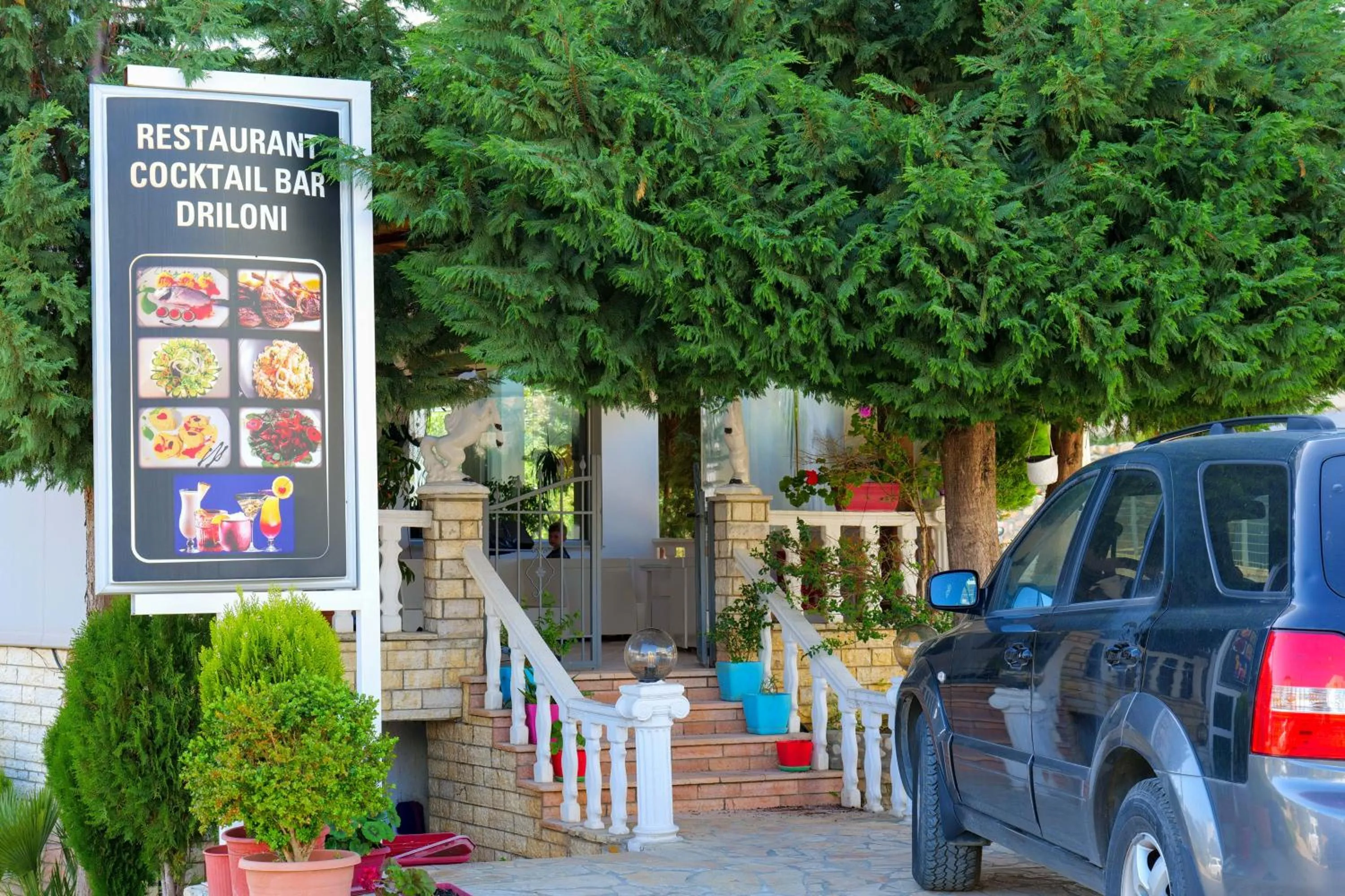 Facade/entrance in Hotel Driloni