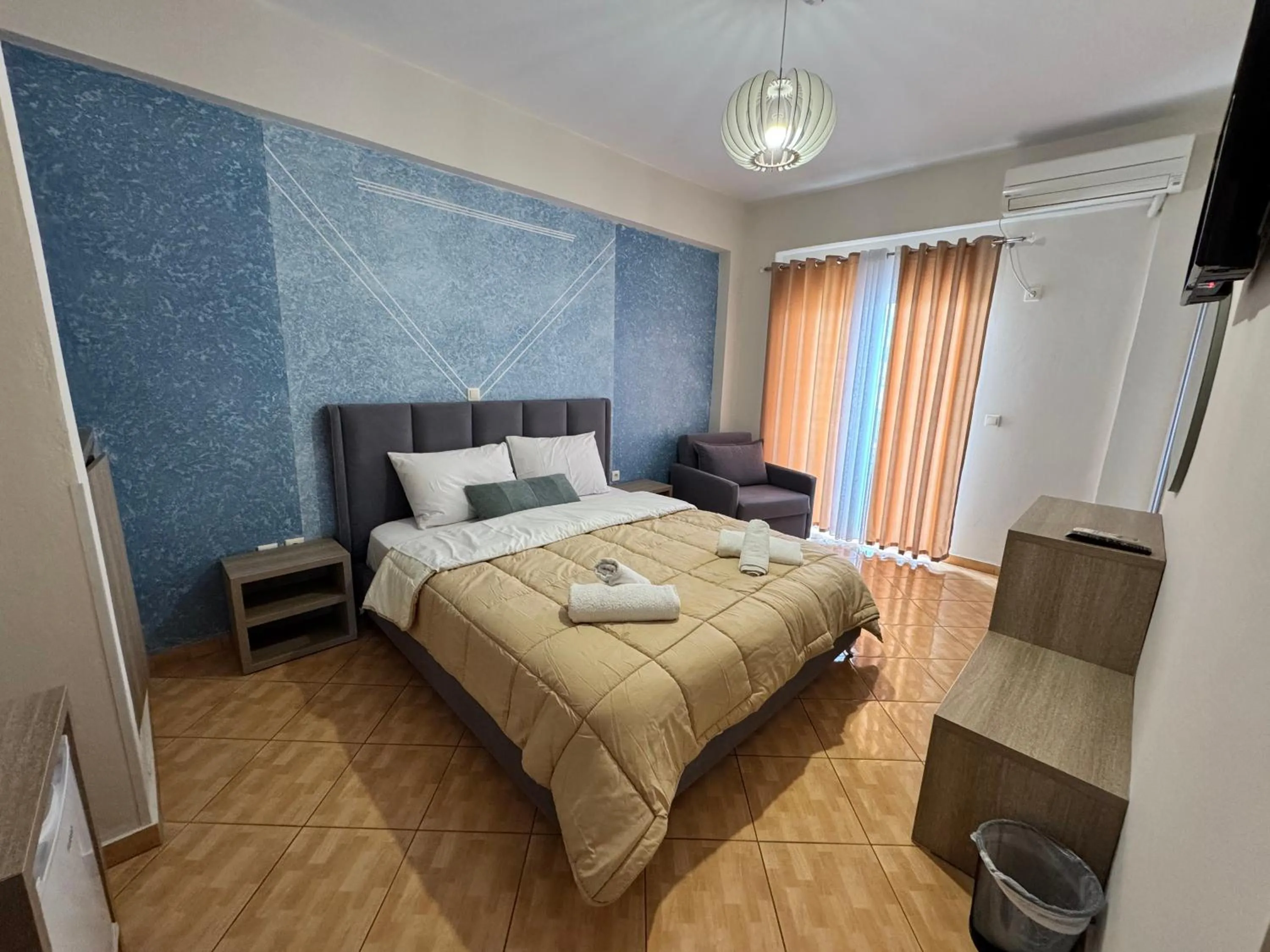 Photo of the whole room, Bed in Hotel Driloni