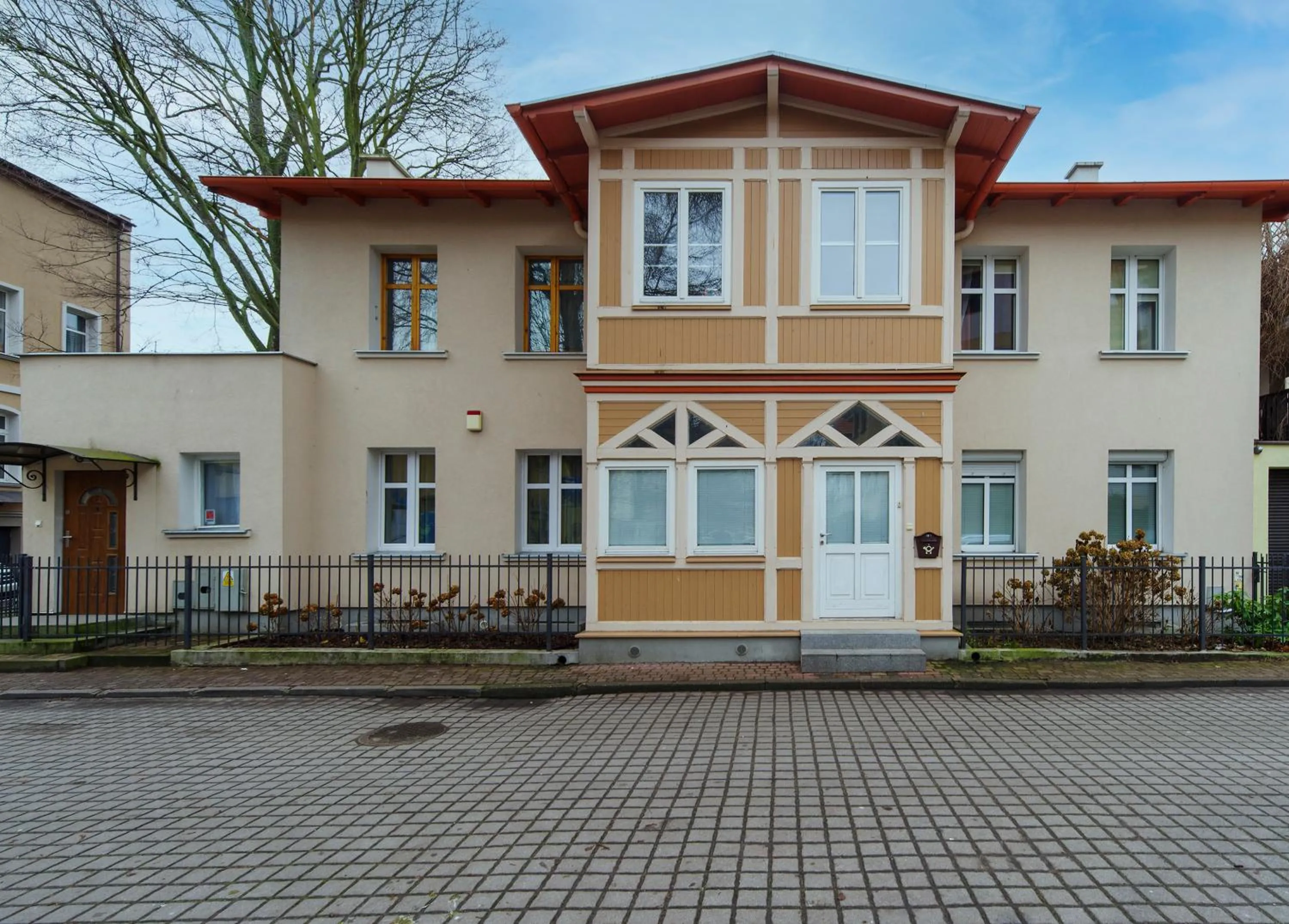 Property building in Mieszkanie Albatros - ACCO RENT