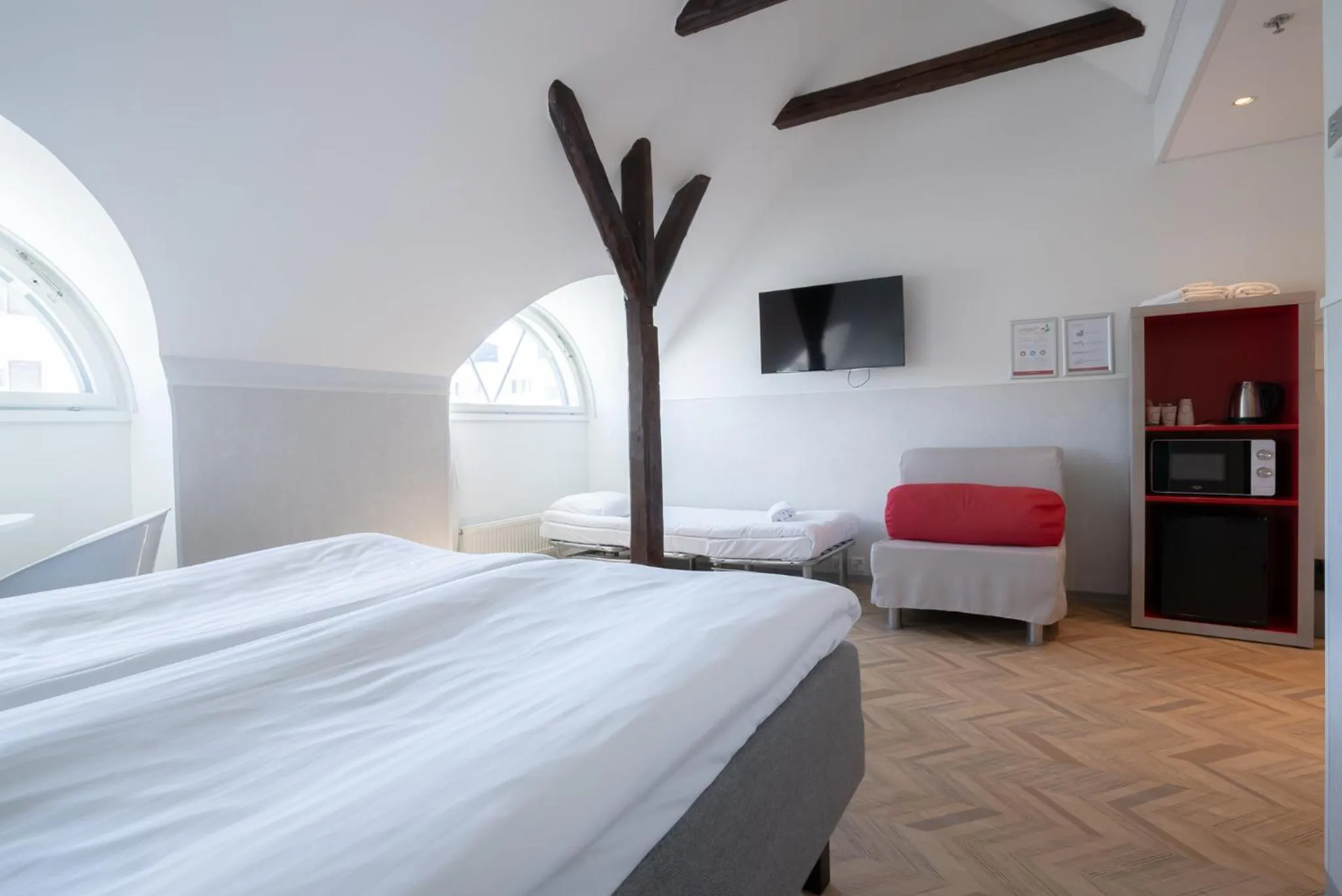 Area and facilities, Bed in Omena Hotel Turku Kauppiaskatu