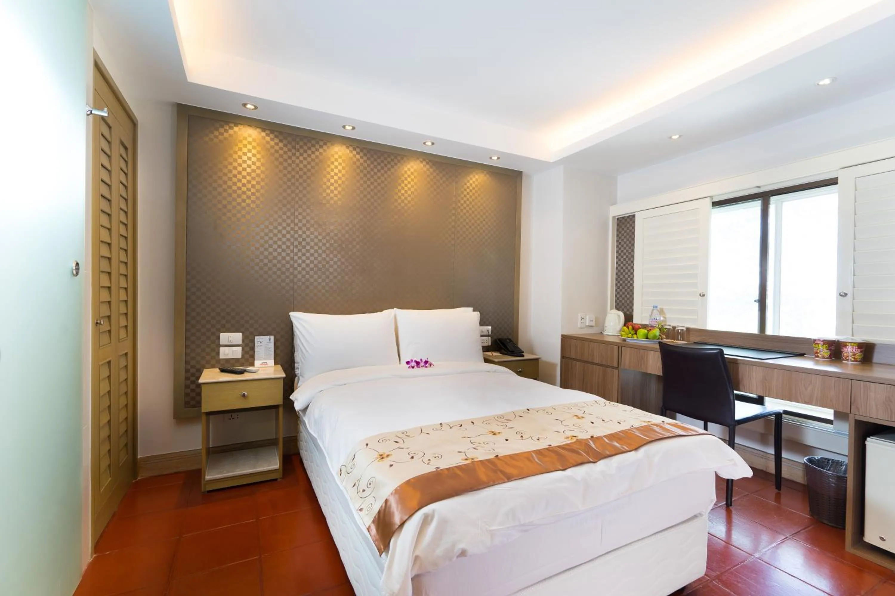 Bedroom, Bed in Empress Hotel Ho Chi Minh City