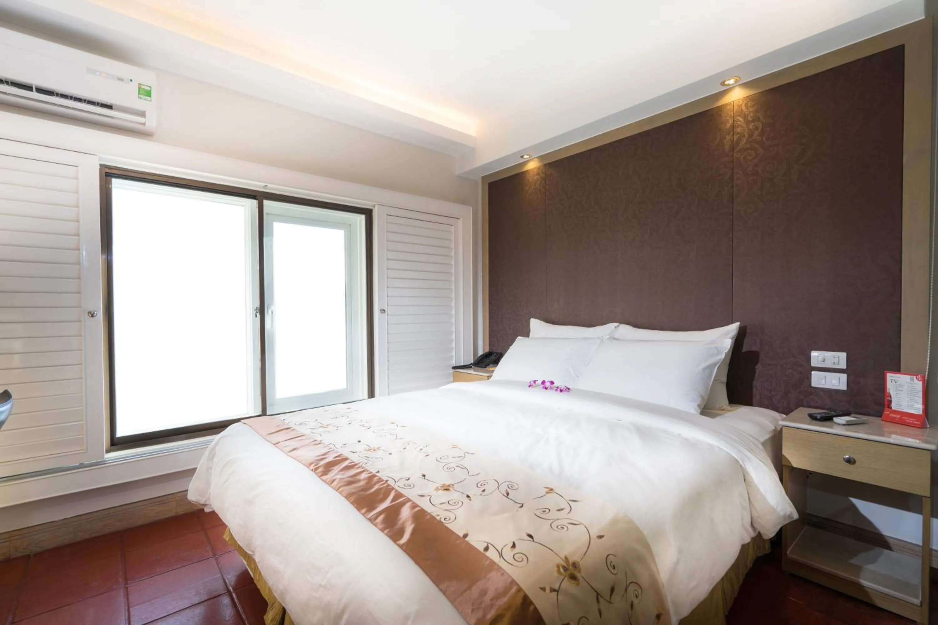 Bedroom, Bed in Empress Hotel Ho Chi Minh City