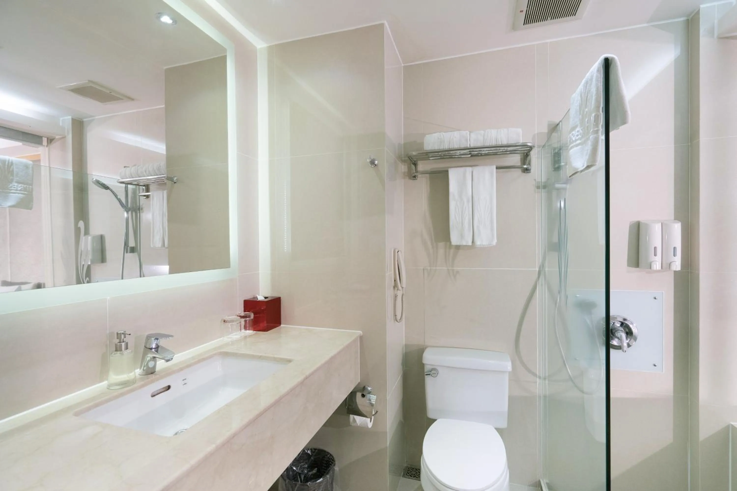 Bathroom in Empress Hotel Ho Chi Minh City