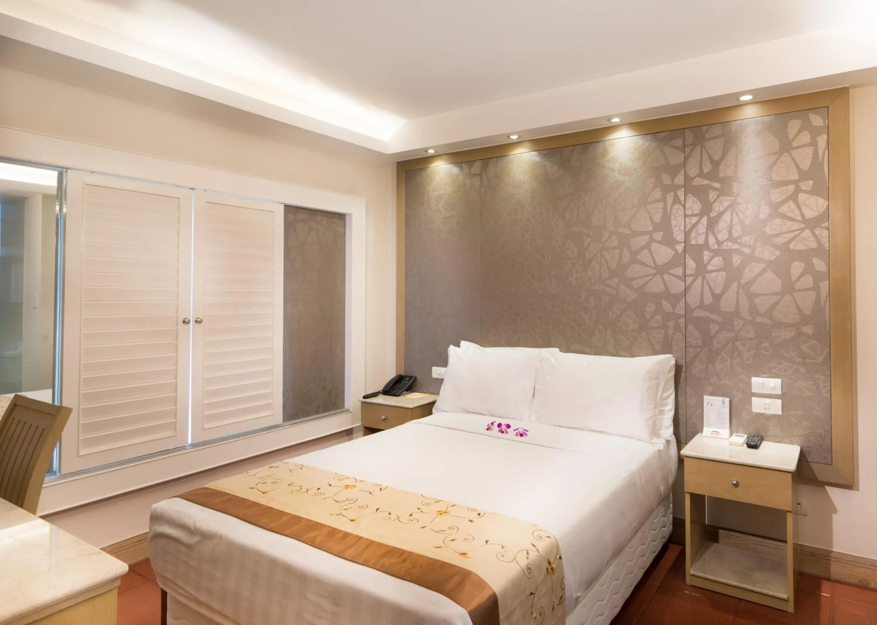 Bedroom, Bed in Empress Hotel Ho Chi Minh City