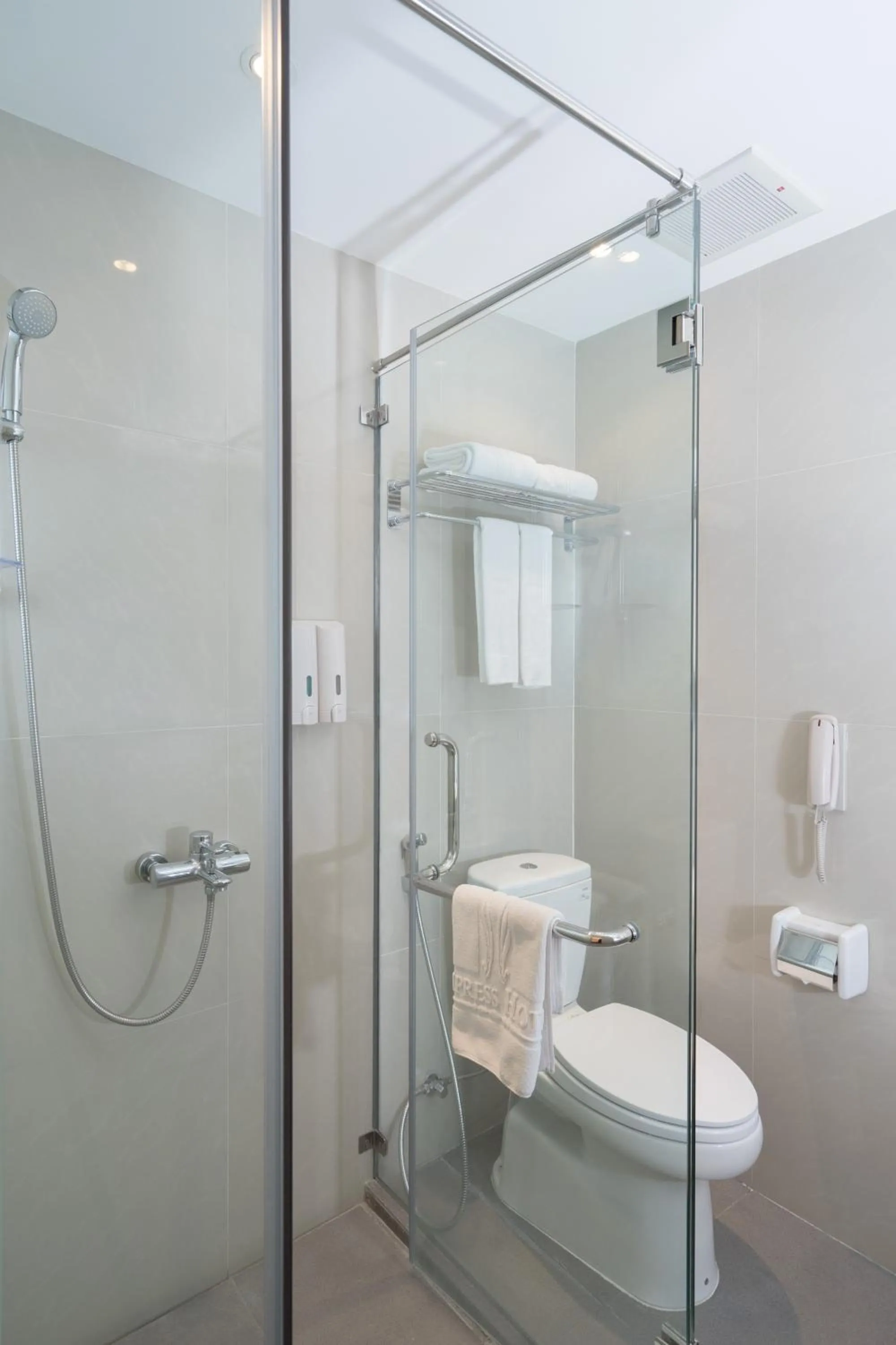 Bathroom in Empress Hotel Ho Chi Minh City