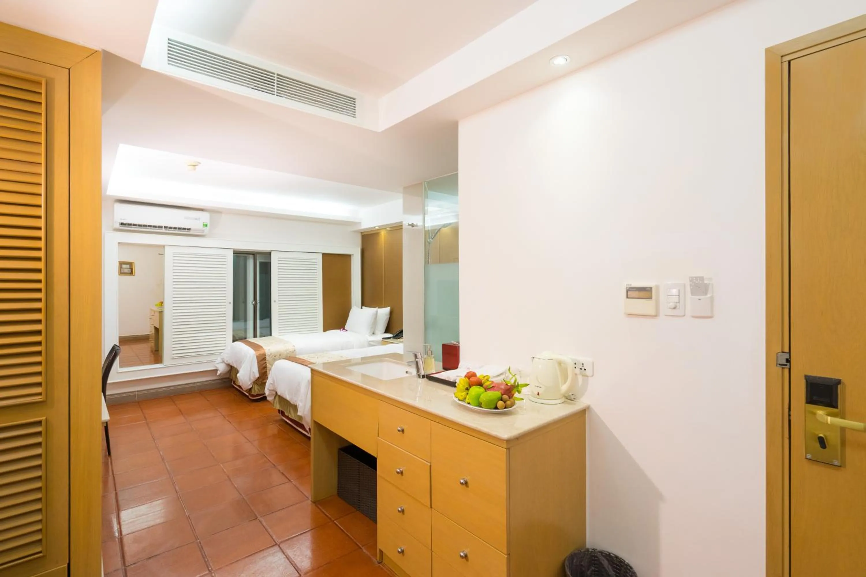 Photo of the whole room, Bed in Empress Hotel Ho Chi Minh City