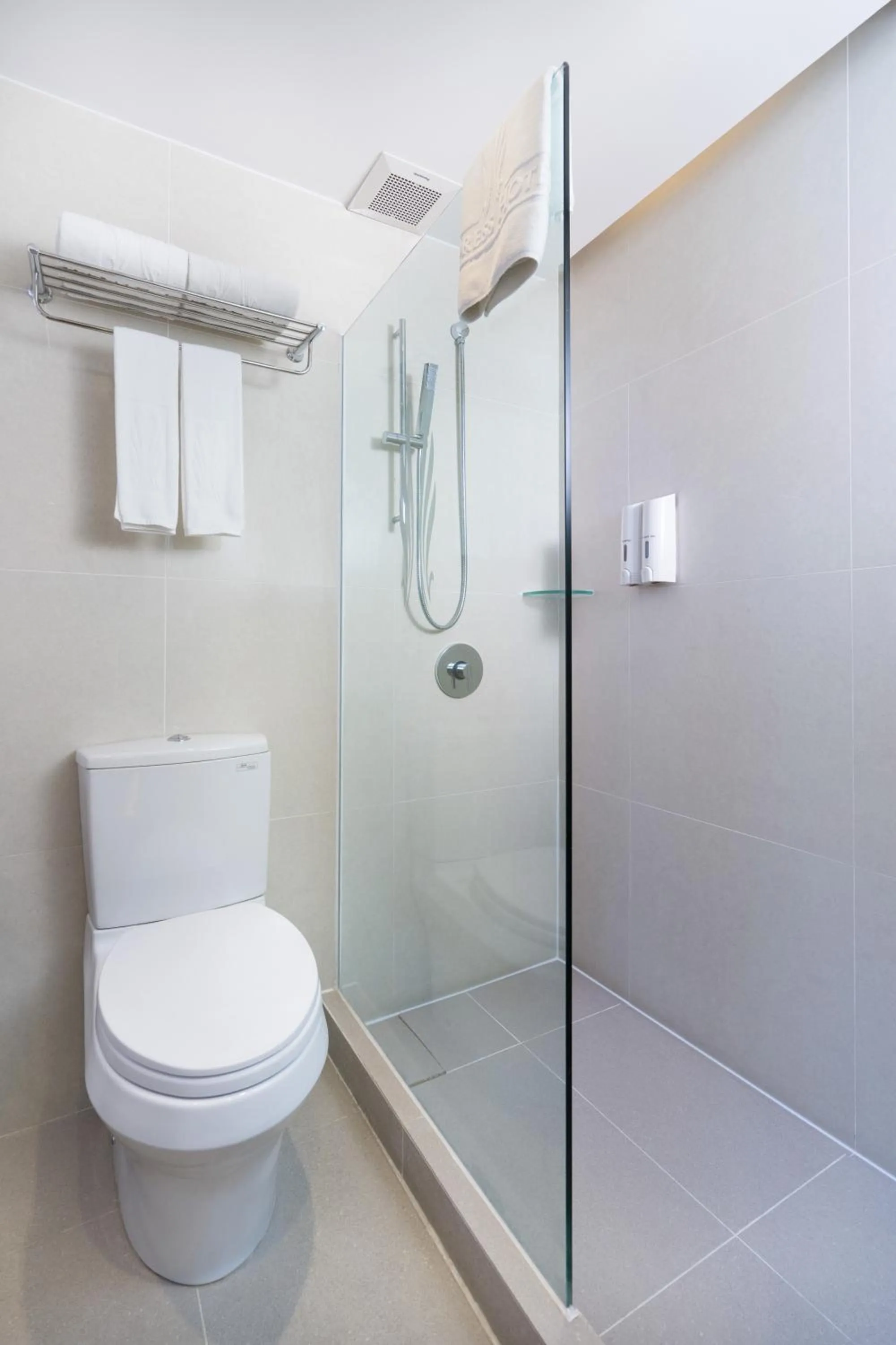 Bathroom in Empress Hotel Ho Chi Minh City