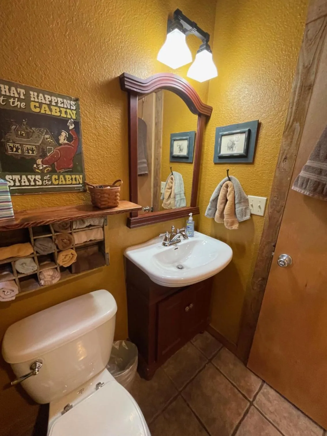 Bathroom in Eureka Sunset Cabins