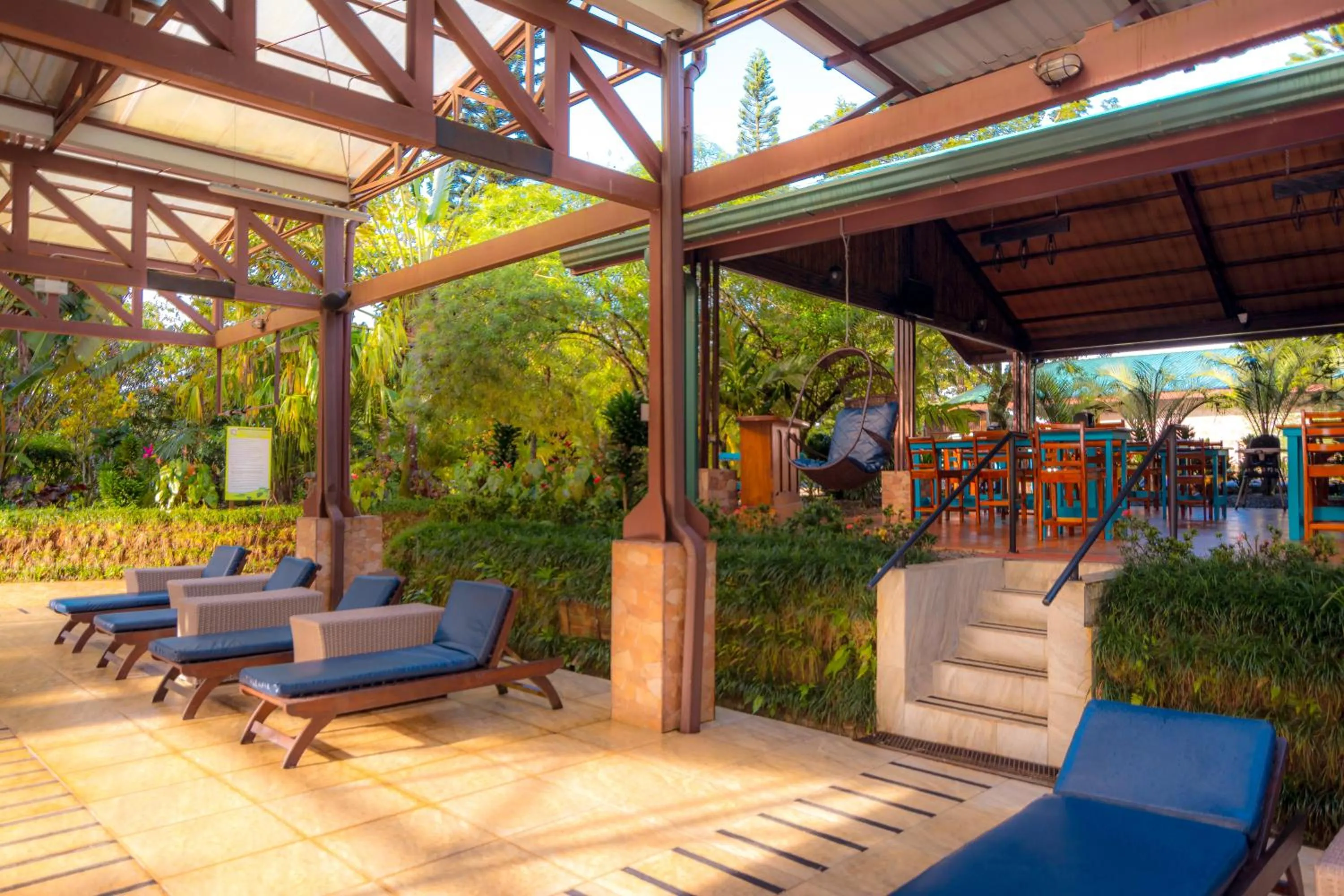 Restaurant/places to eat in Ávita Lodge