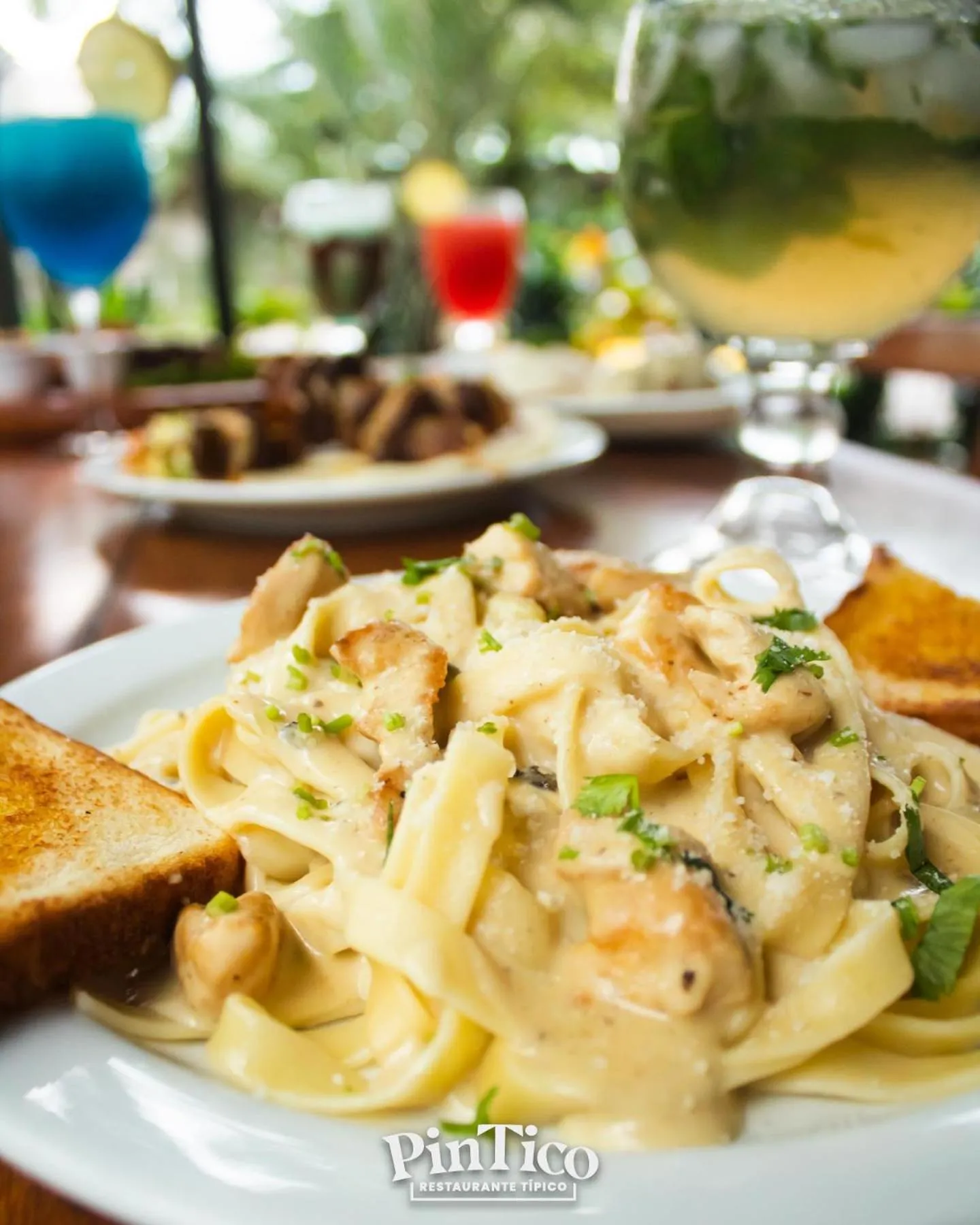 Restaurant/places to eat in Ávita Lodge