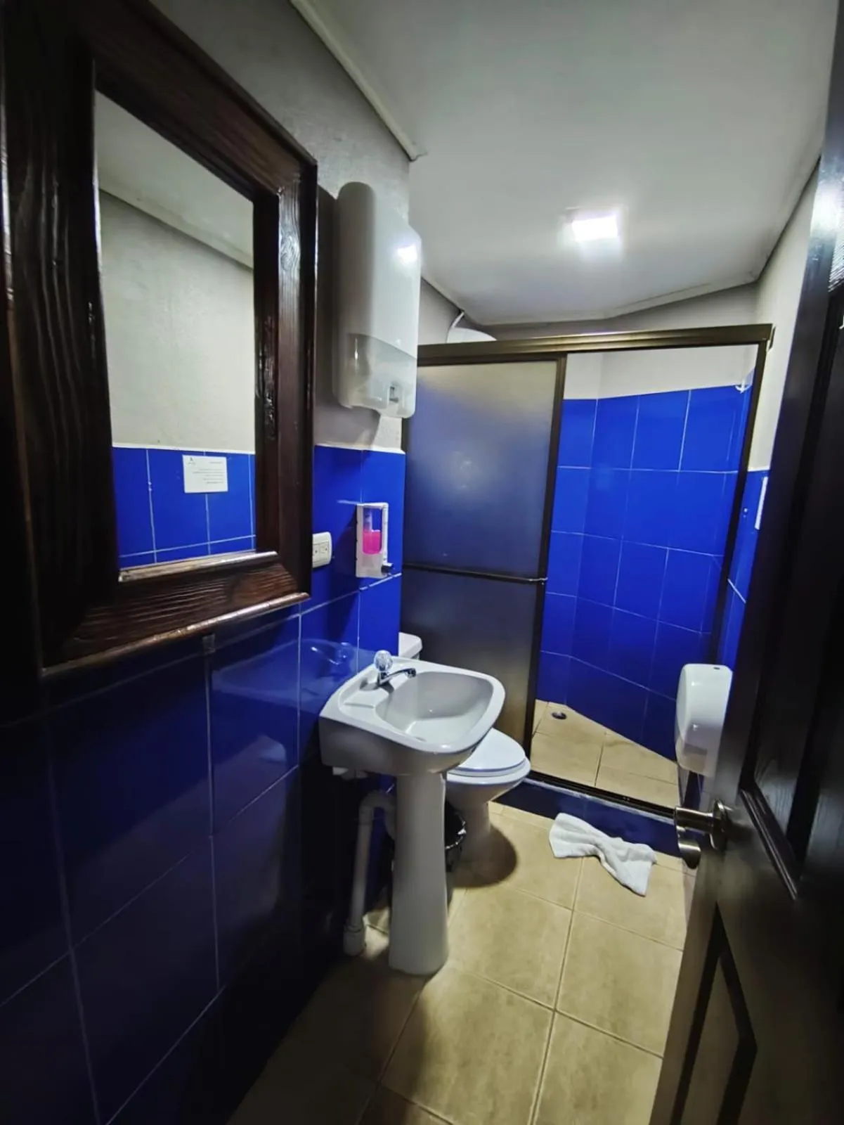 Bathroom in Ávita Lodge