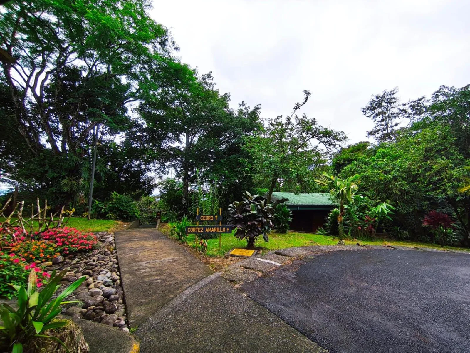 Property building in Ávita Lodge