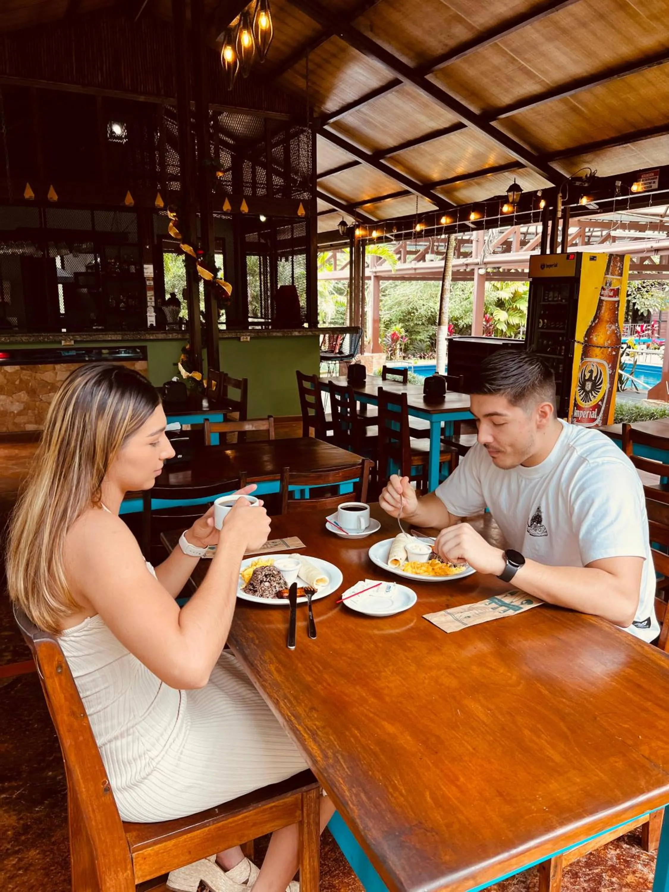 Restaurant/places to eat in Ávita Lodge