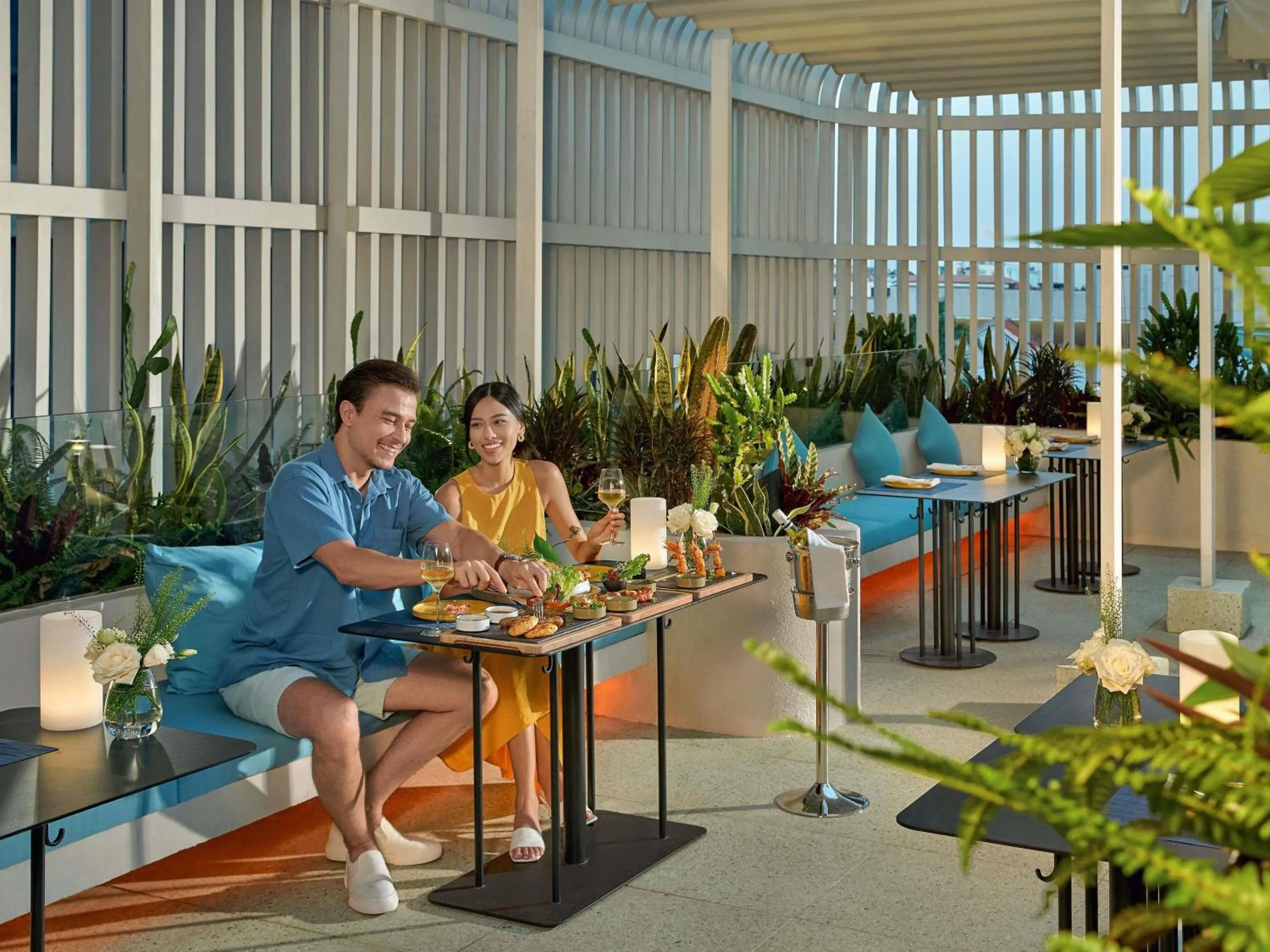 Lounge or bar in Mövenpick Hotel Hanoi Centre