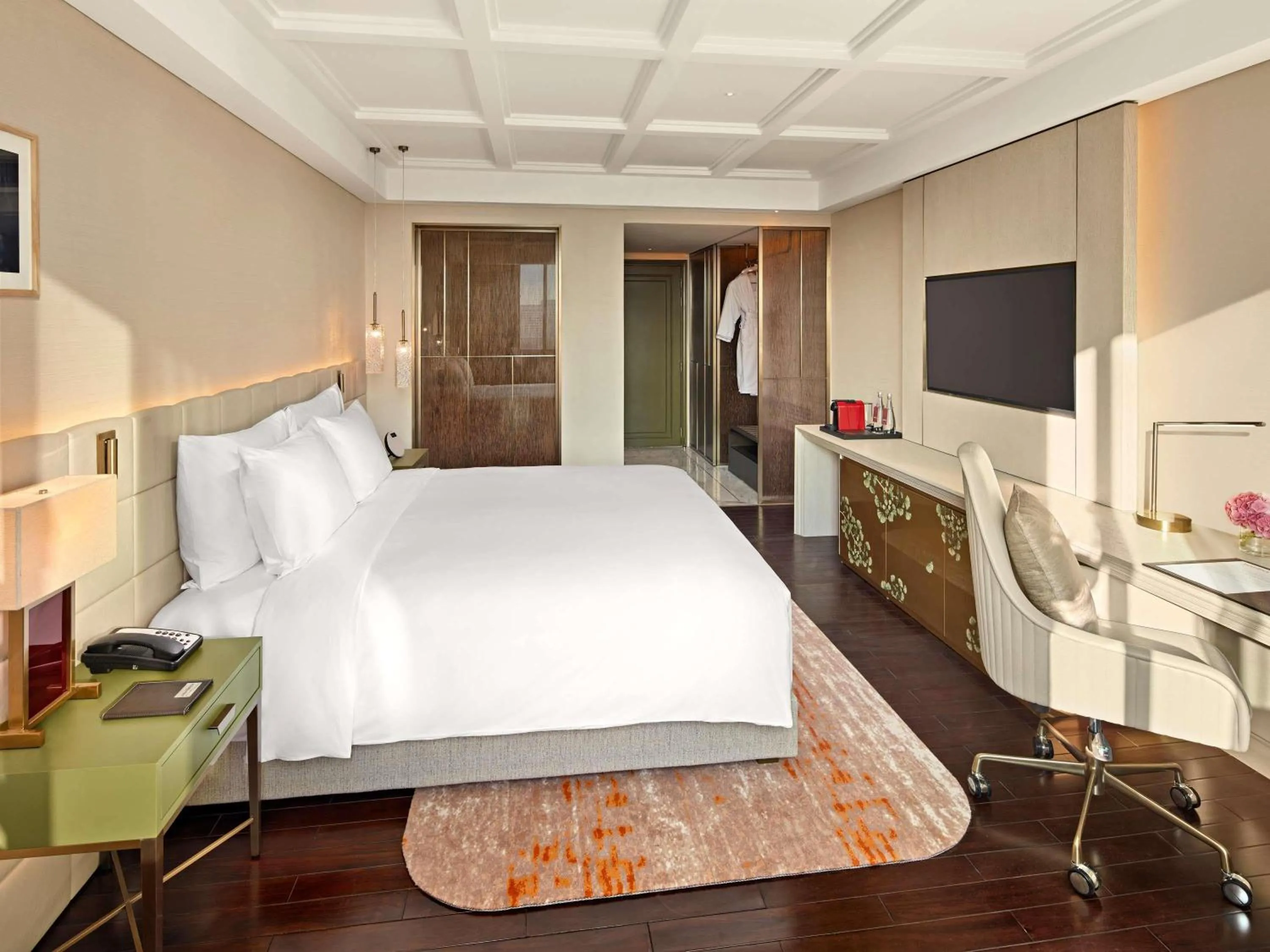 Bedroom, Bed in Mövenpick Hotel Hanoi Centre