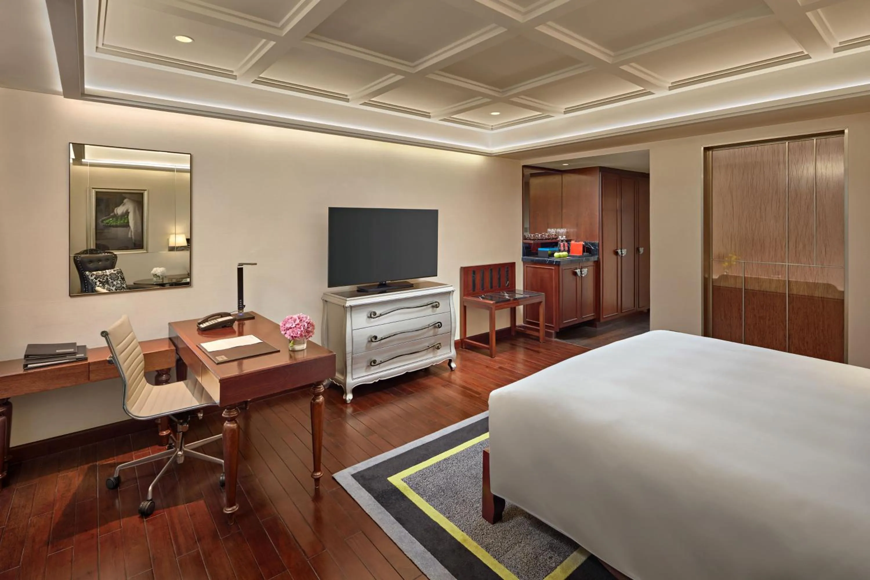 Bedroom, Bed in Mövenpick Hotel Hanoi Centre