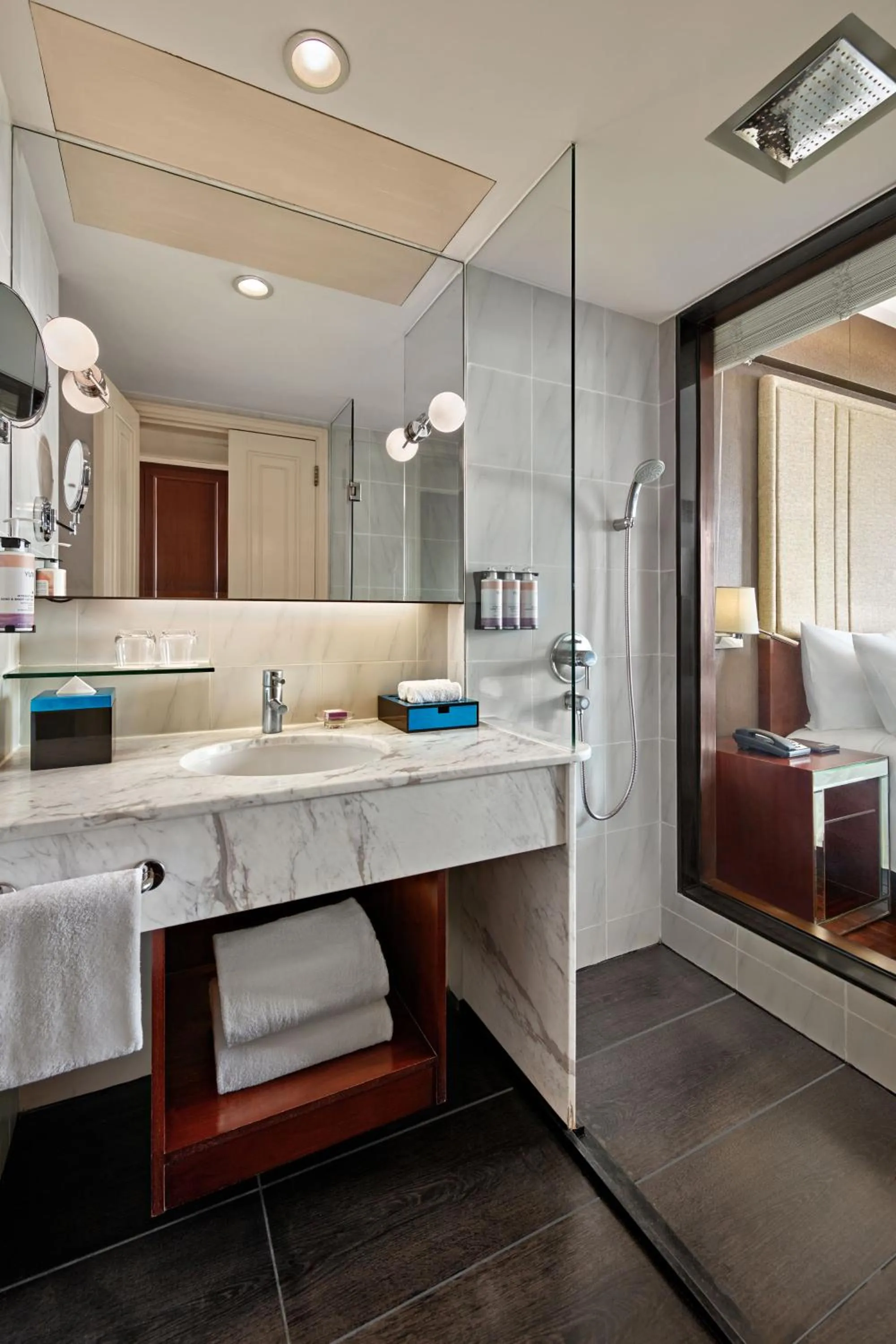 Bathroom in Mövenpick Hotel Hanoi Centre