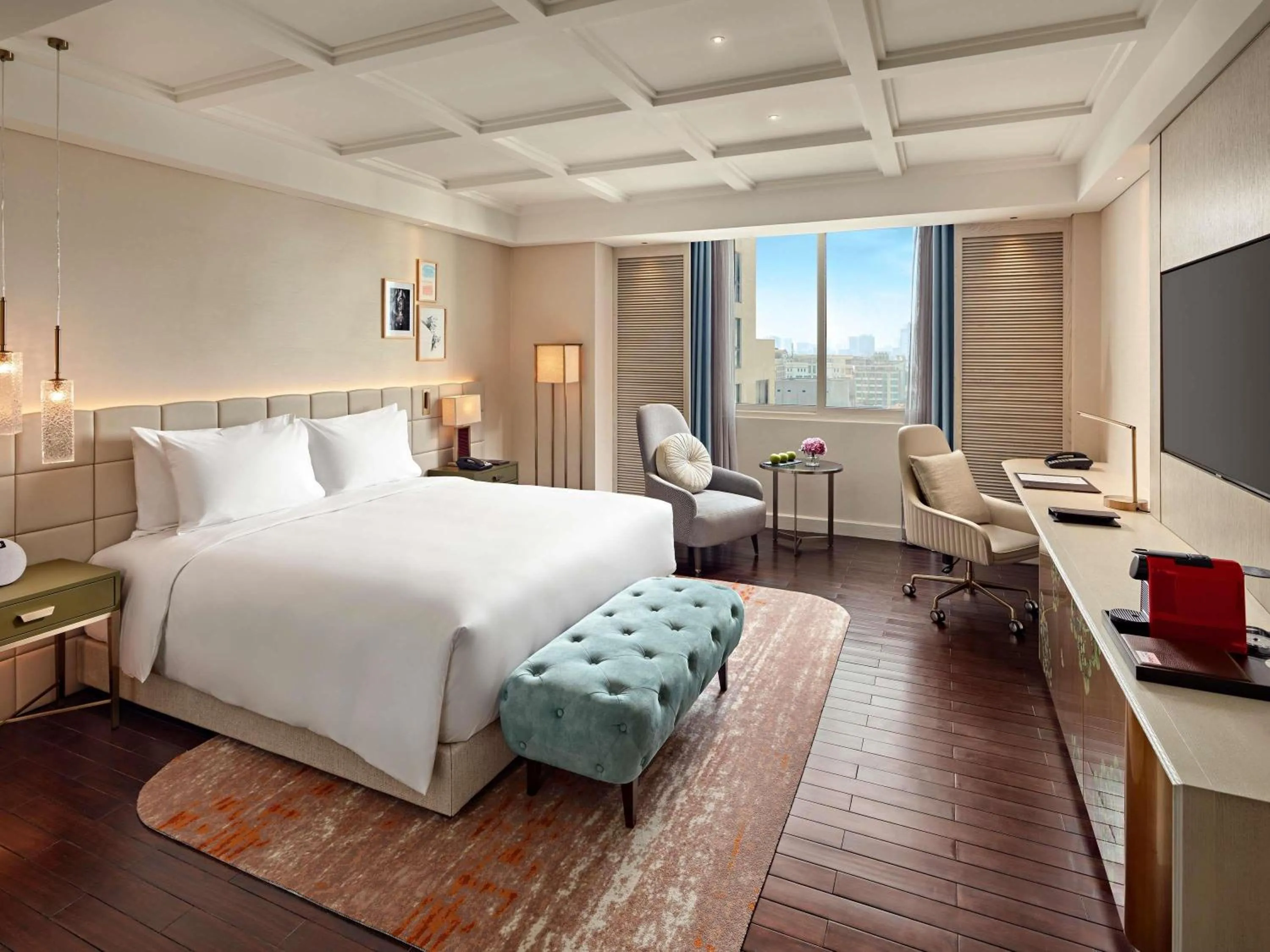 Bedroom, Bed in Mövenpick Hotel Hanoi Centre