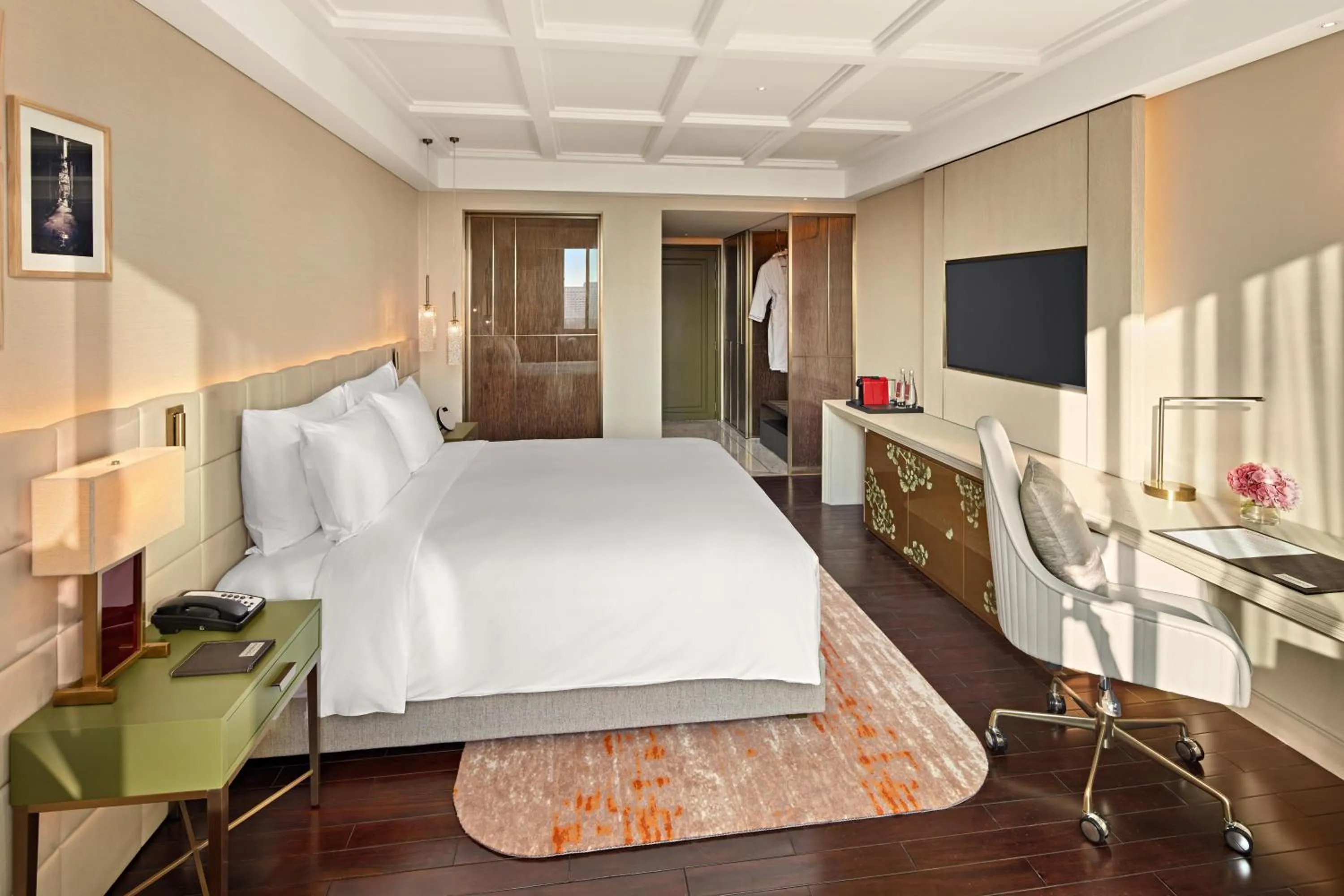 Bed in Mövenpick Hotel Hanoi Centre