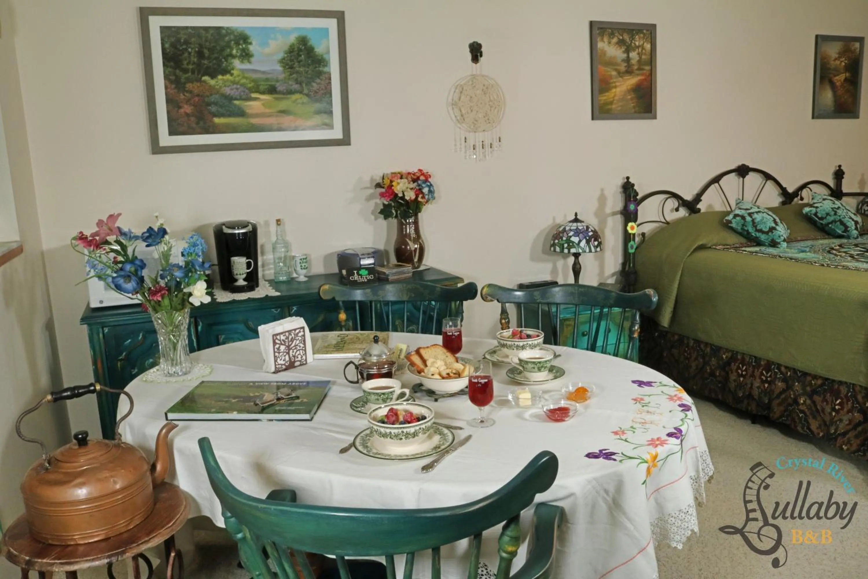 Coffee/tea facilities in Crystal River Lullaby B&B