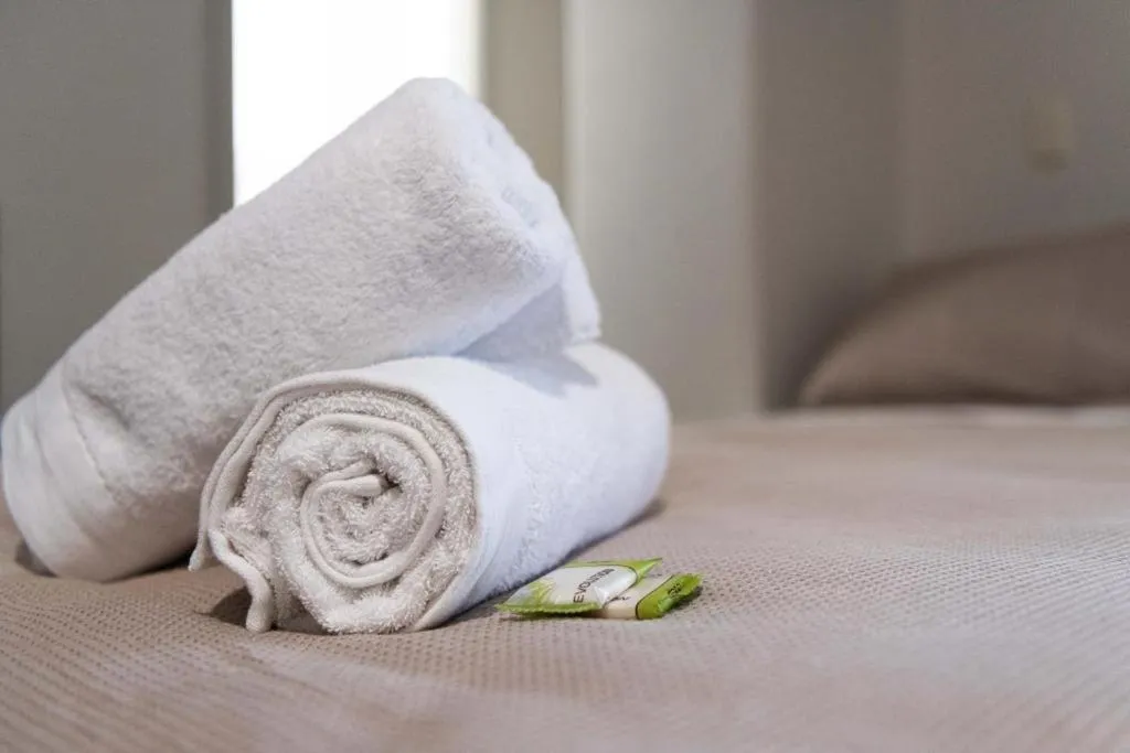 towels in New Crown Hotel Motel