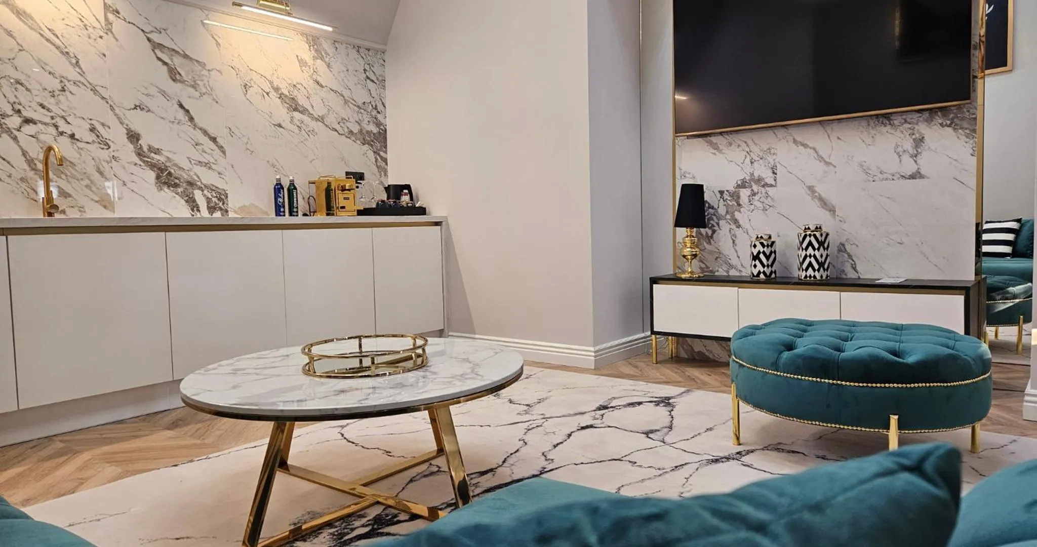 TV and multimedia in Hotel Pavco