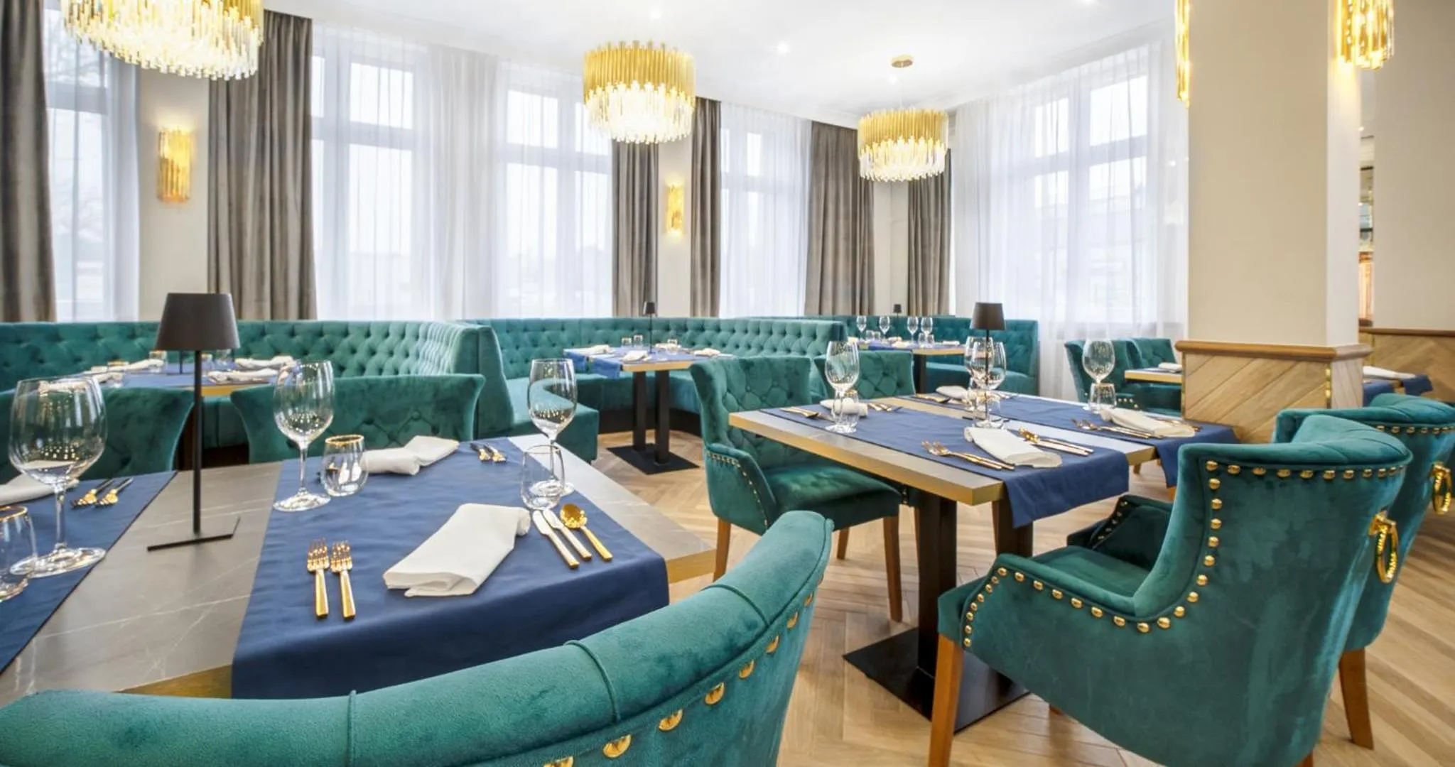 Restaurant/places to eat in Hotel Pavco