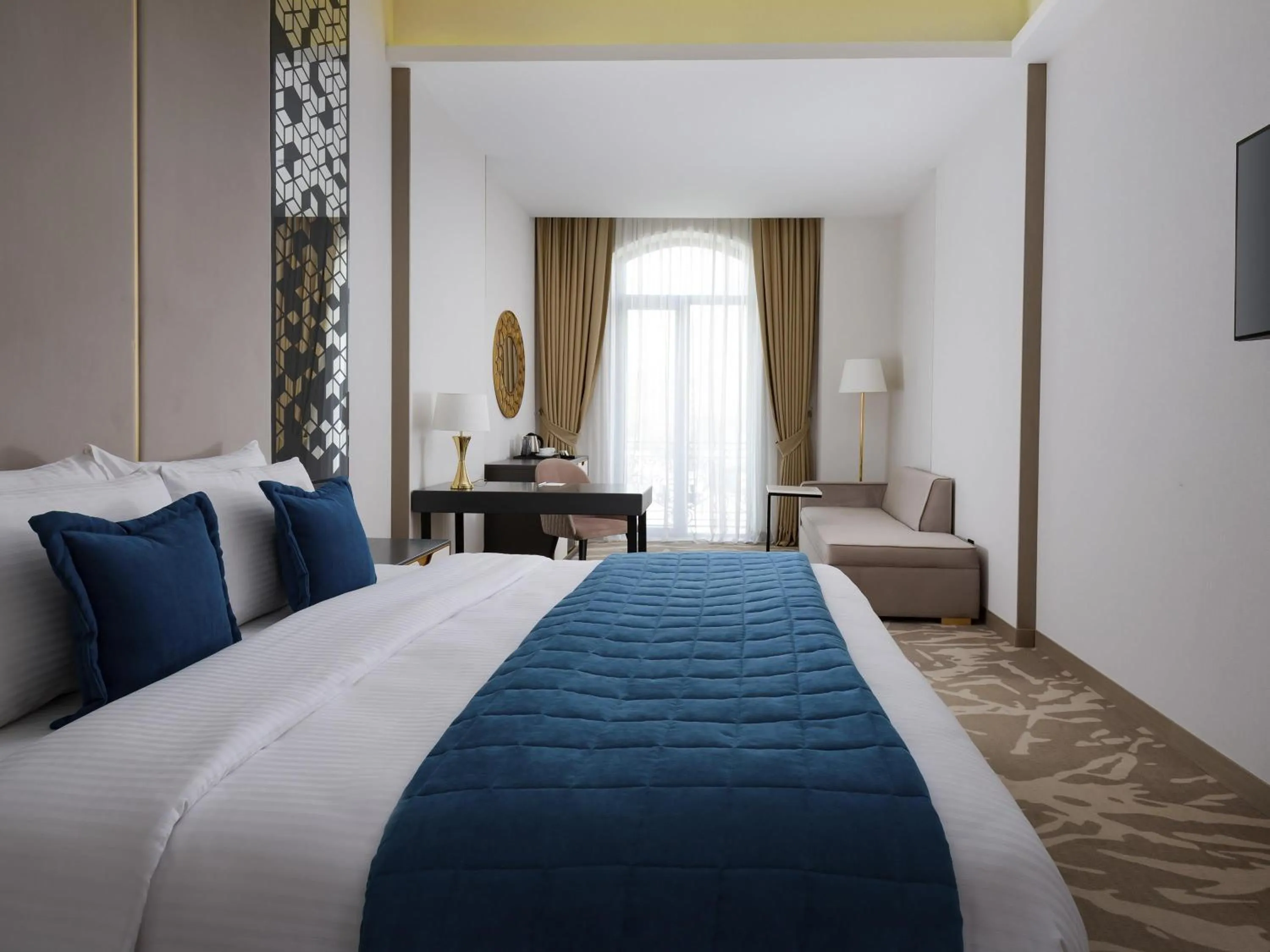 Bedroom, Bed in Mercure Tashkent South