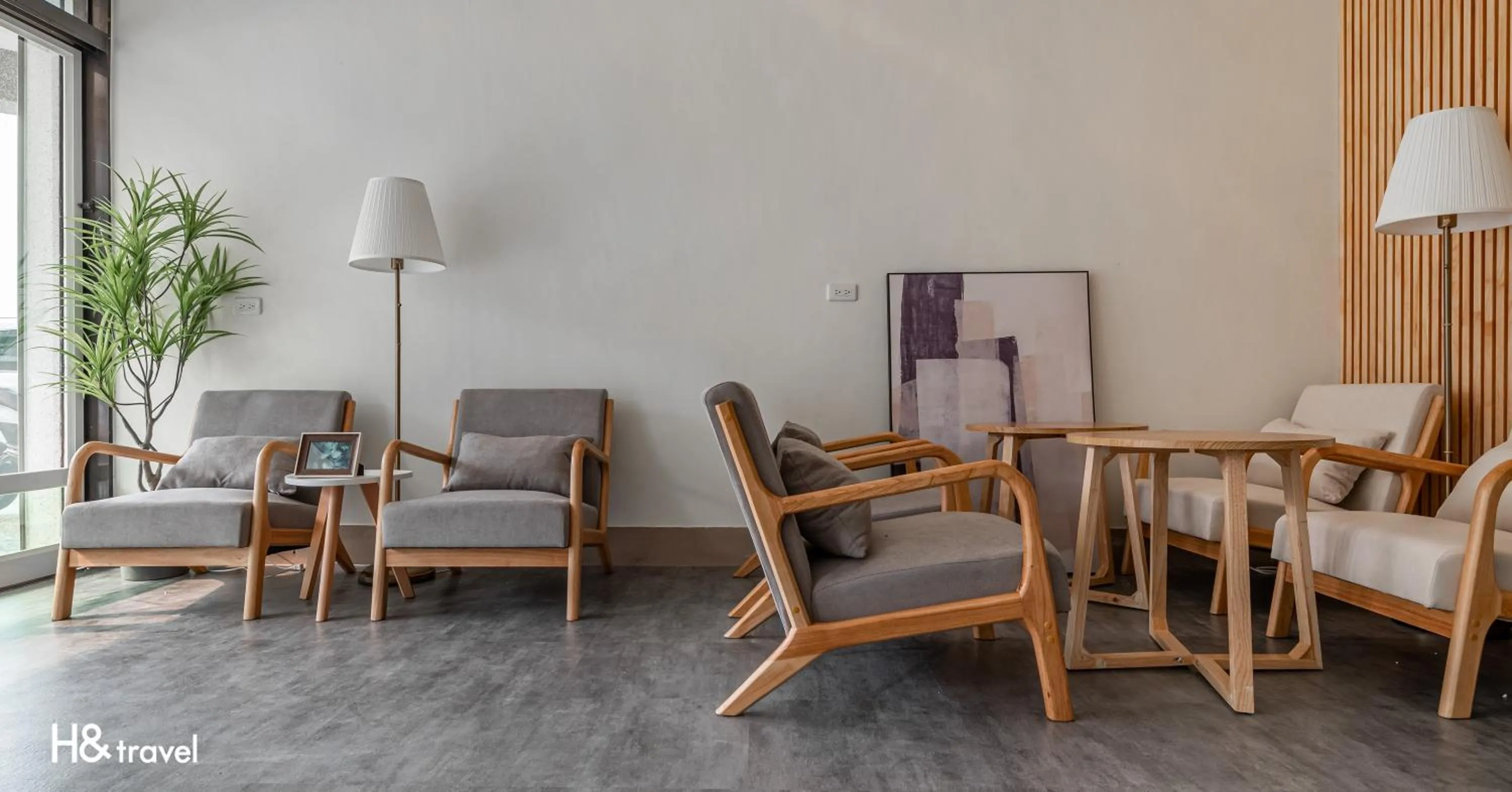 Communal lounge/ TV room in Taitung Feng Lin Resort Hotel