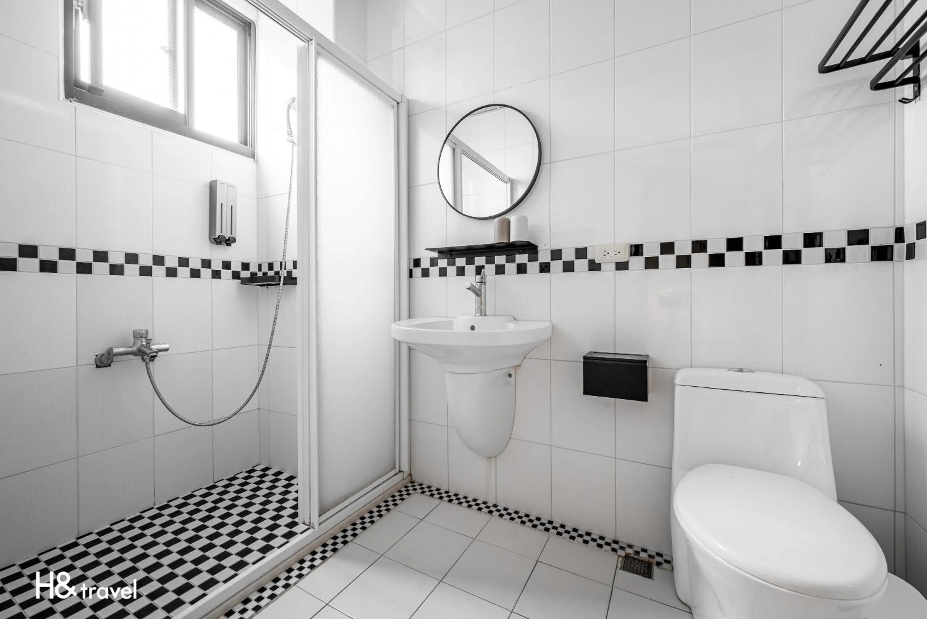 Shower in Taitung Feng Lin Resort Hotel