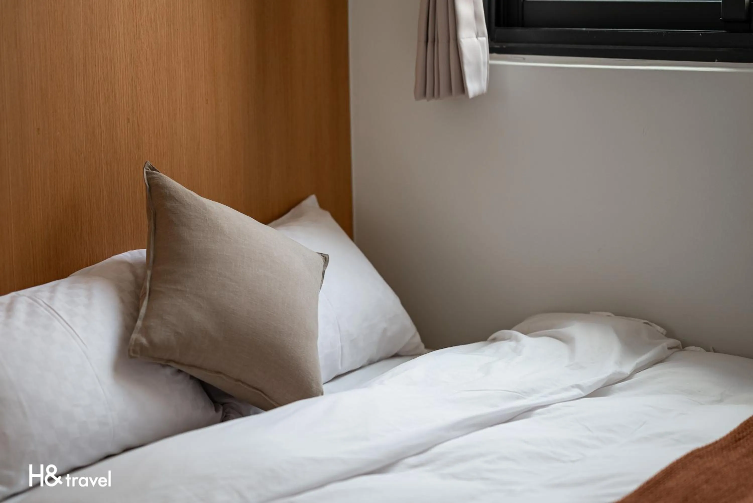 Property building, Bed in Taitung Feng Lin Resort Hotel