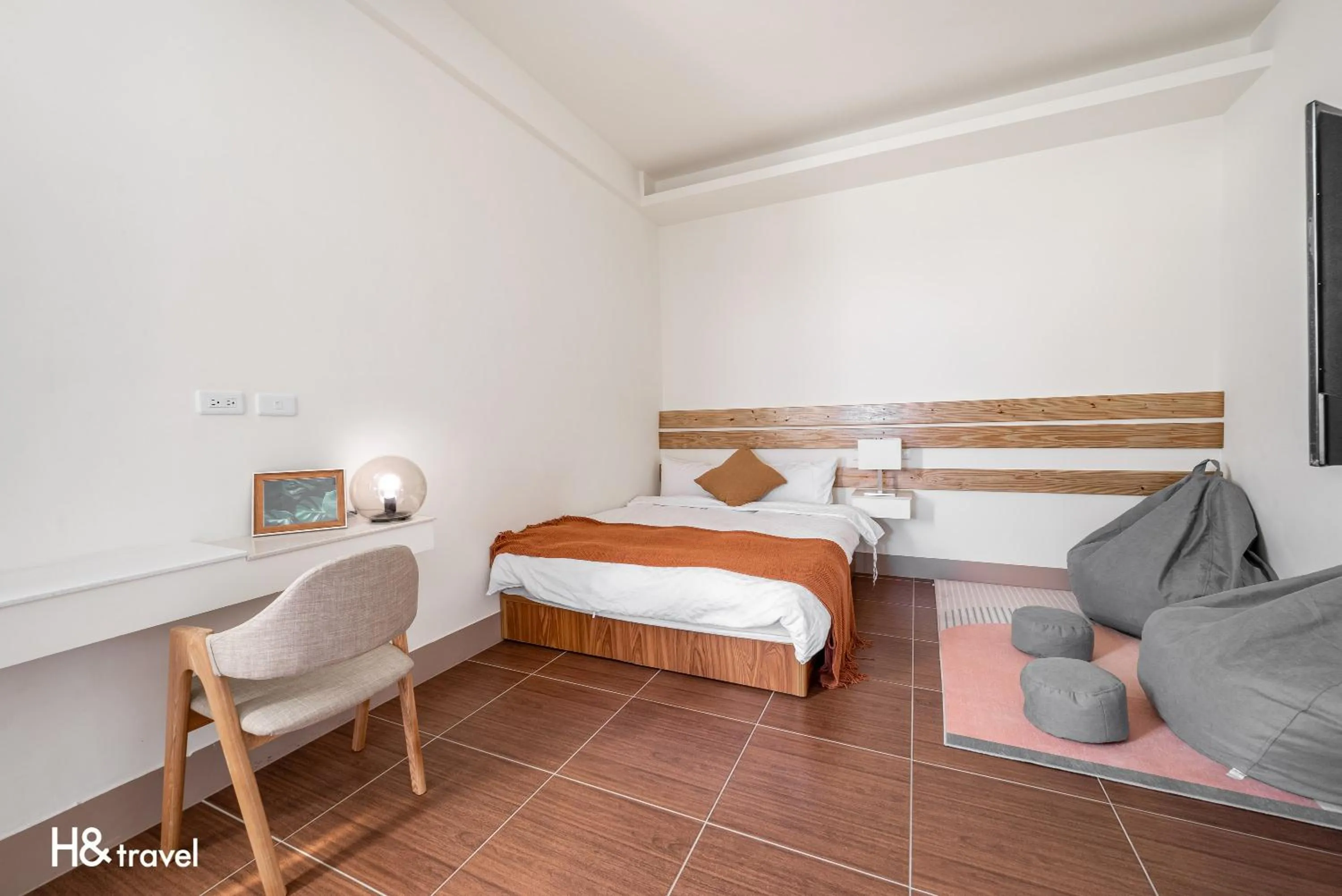 Bed in Taitung Feng Lin Resort Hotel