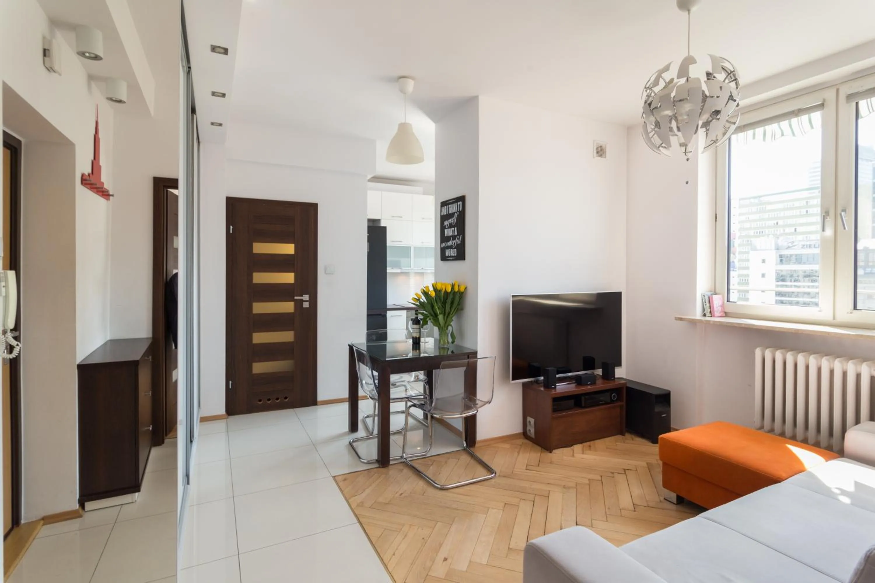 Communal lounge/ TV room in Apartament One by Your Freedom