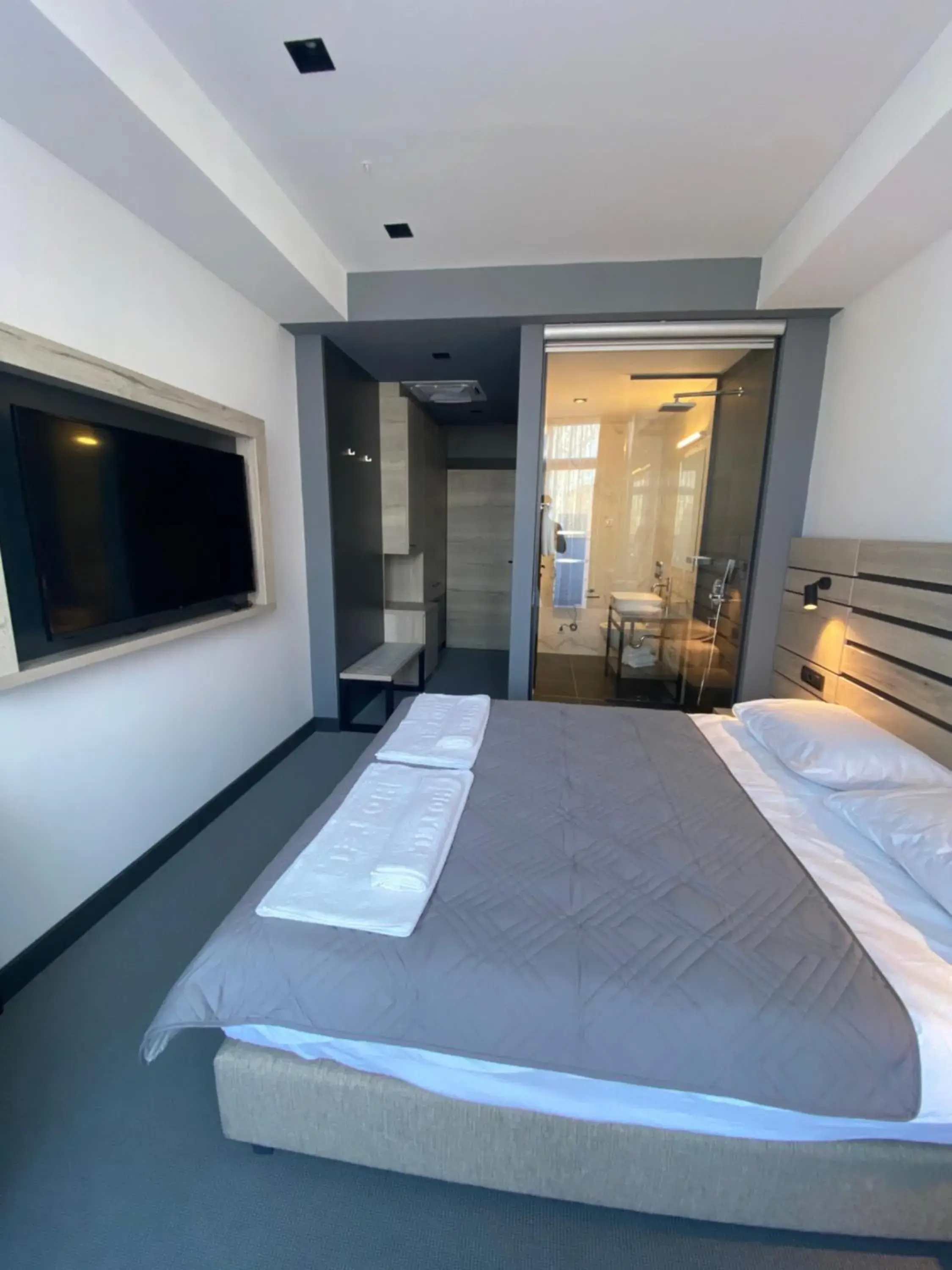 Deluxe King Room in Super seven inn Deluxe King Room in Super seven inn