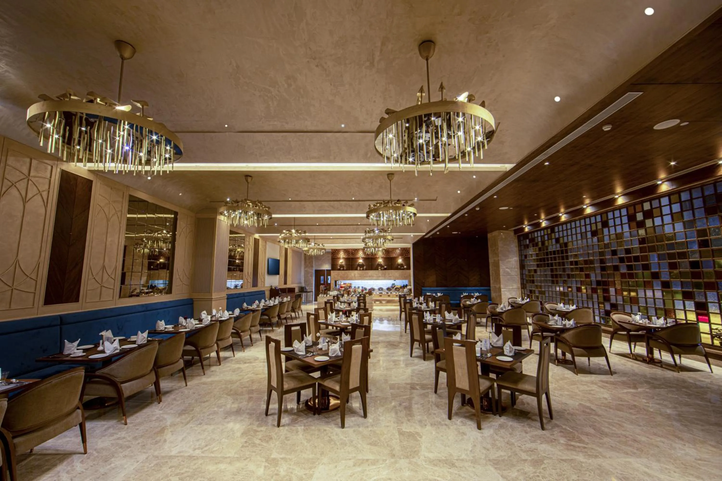 Restaurant/places to eat in The Gaurs Sarovar Premiere