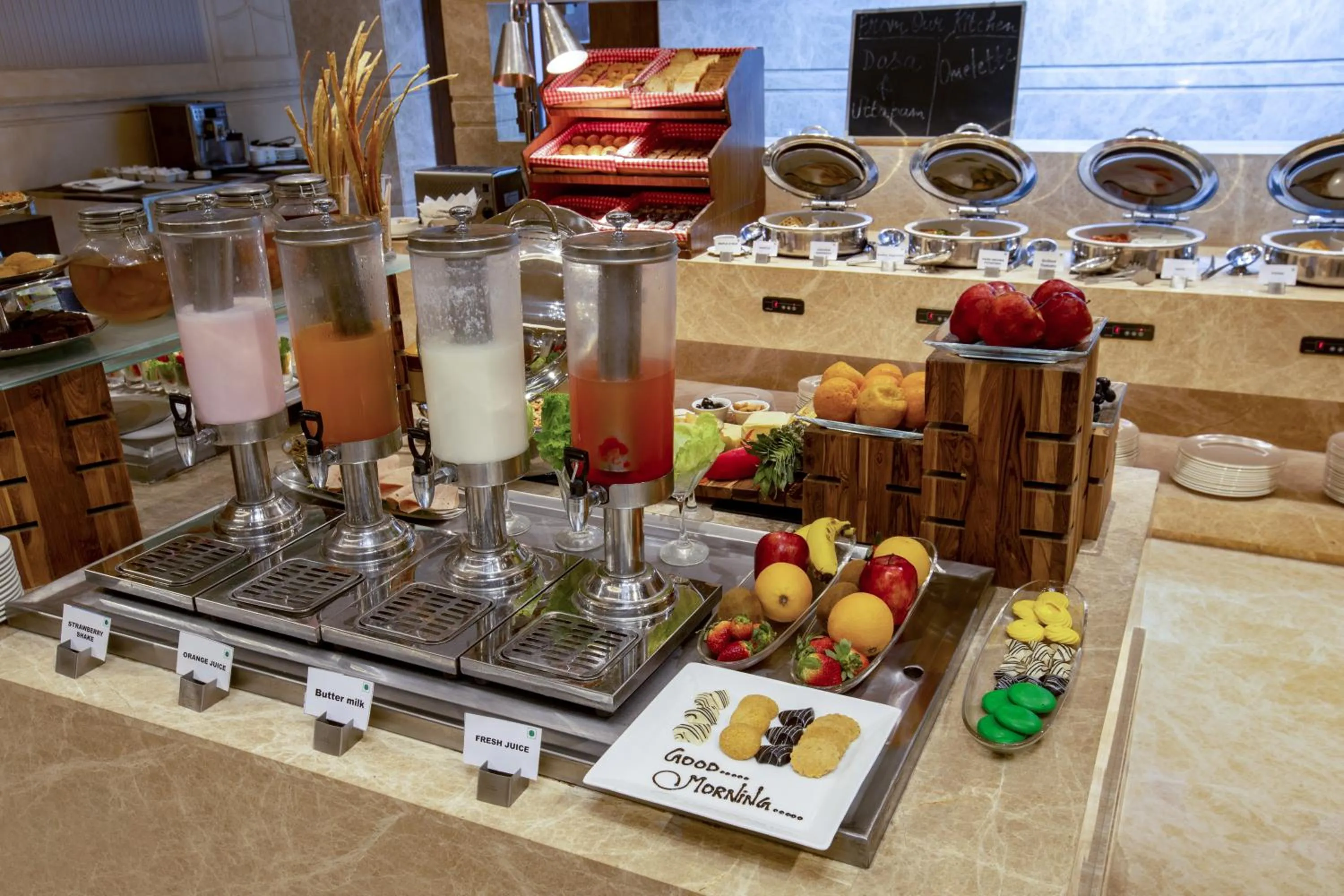 Restaurant/places to eat in The Gaurs Sarovar Premiere