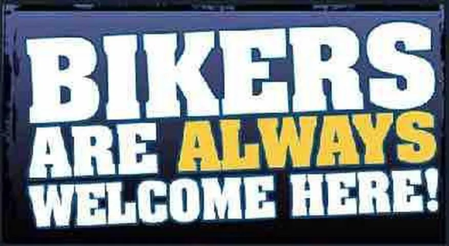 blue room, kitchenette