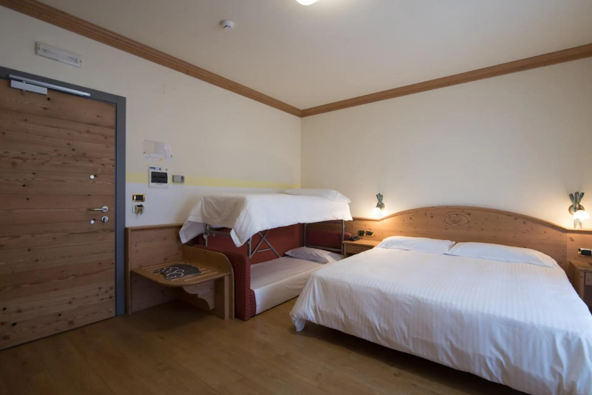 Bedroom, Bed in Hotel Colfosco