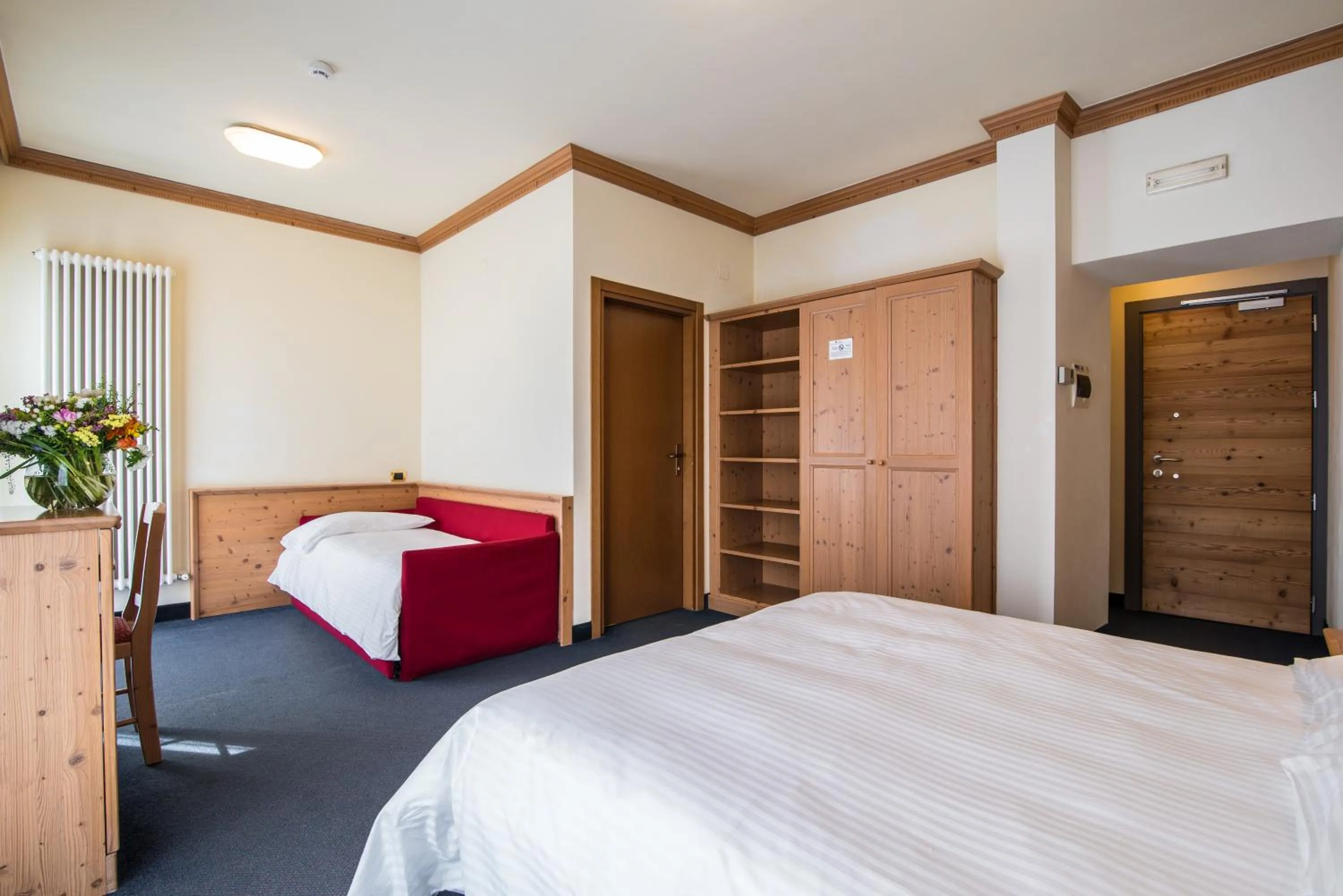 Bedroom, Bed in Hotel Colfosco