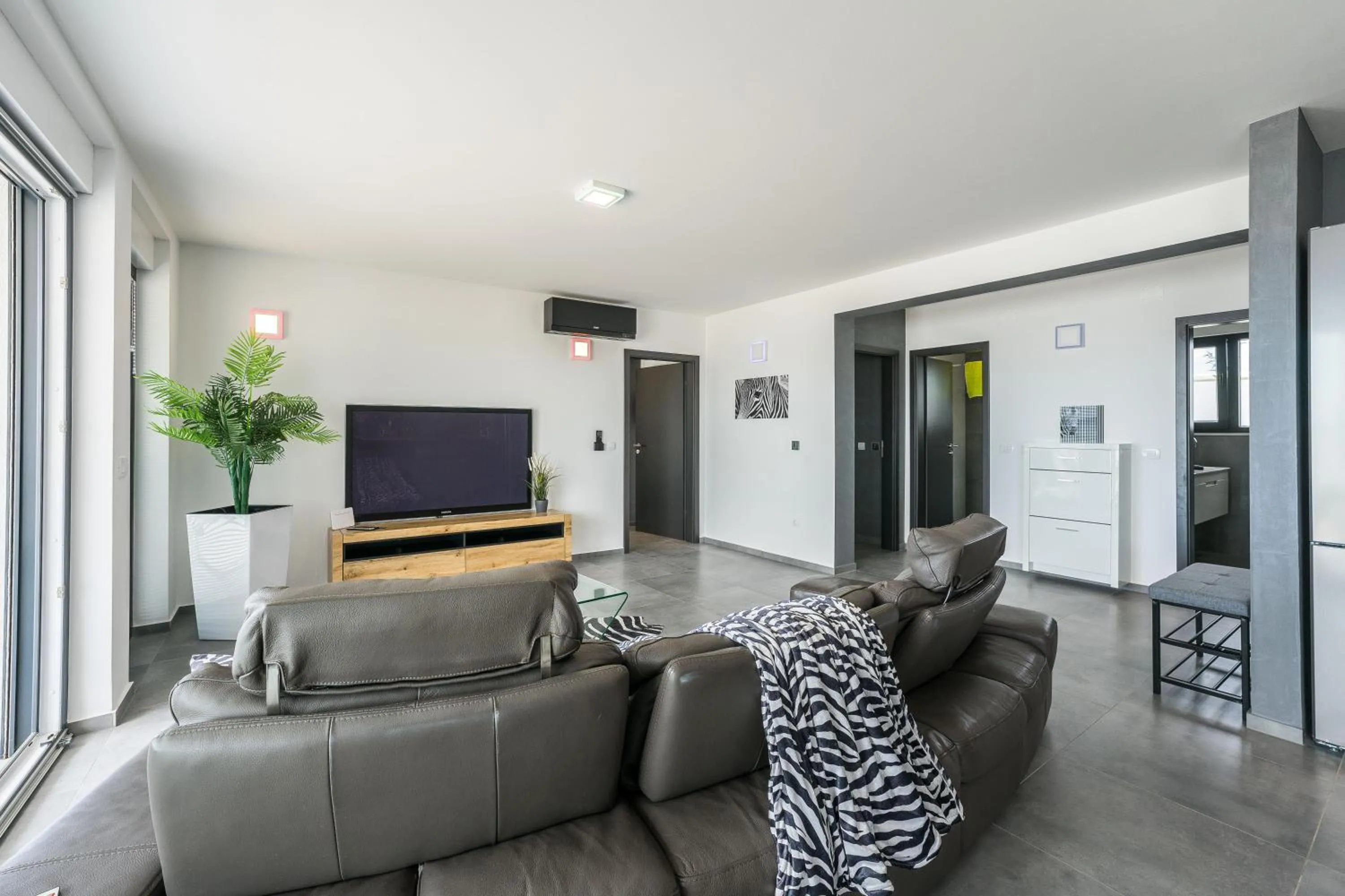 Jimmys Beach Privlaka direkt am Meer und beheiztem Pool