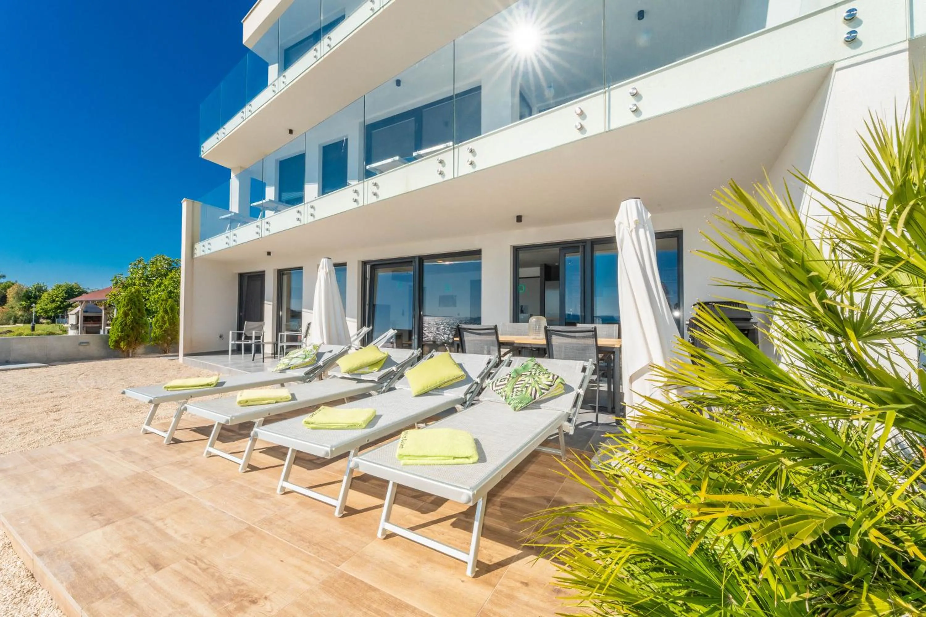 Jimmys Beach Privlaka direkt am Meer und beheiztem Pool