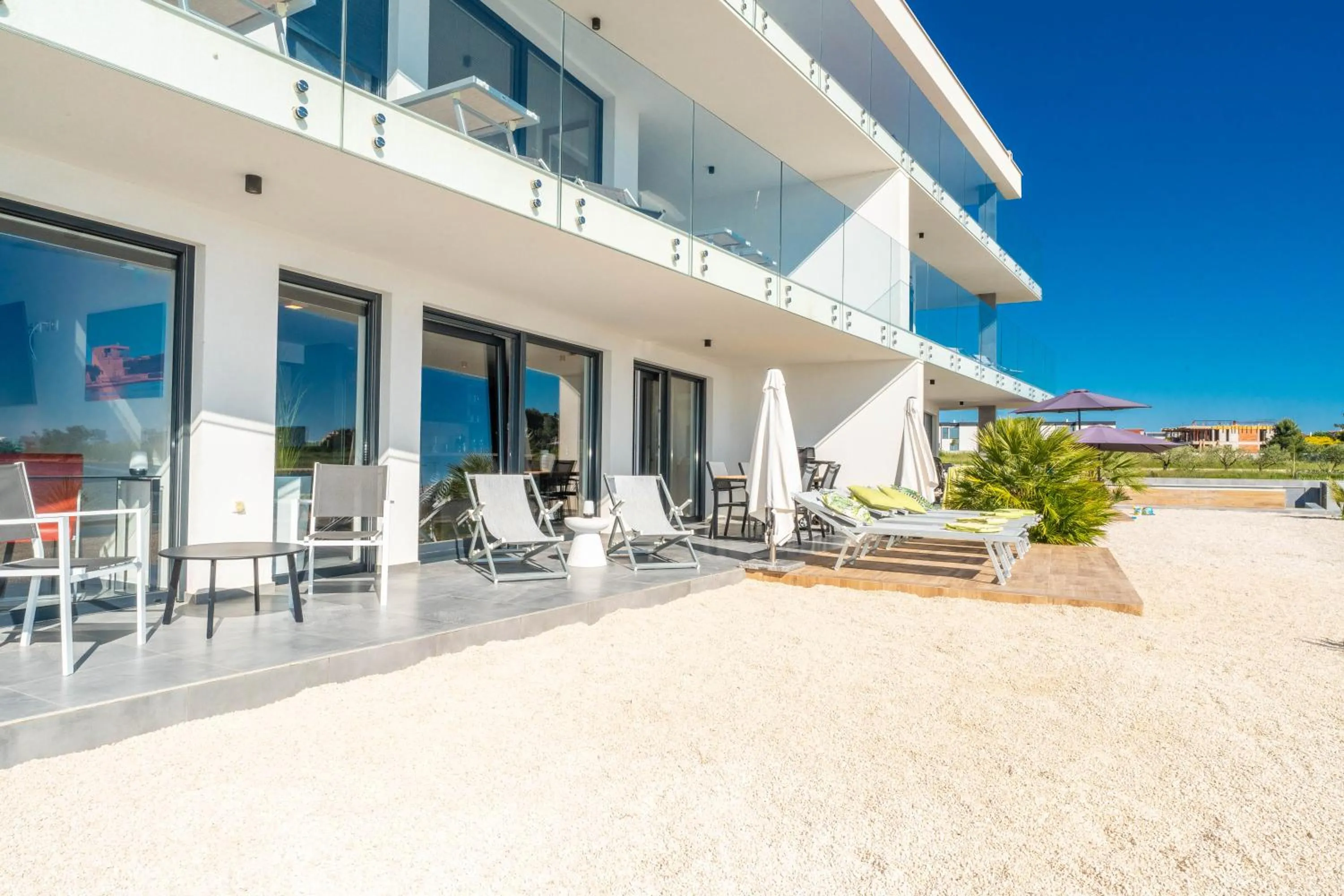 Jimmys Beach Privlaka direkt am Meer und beheiztem Pool