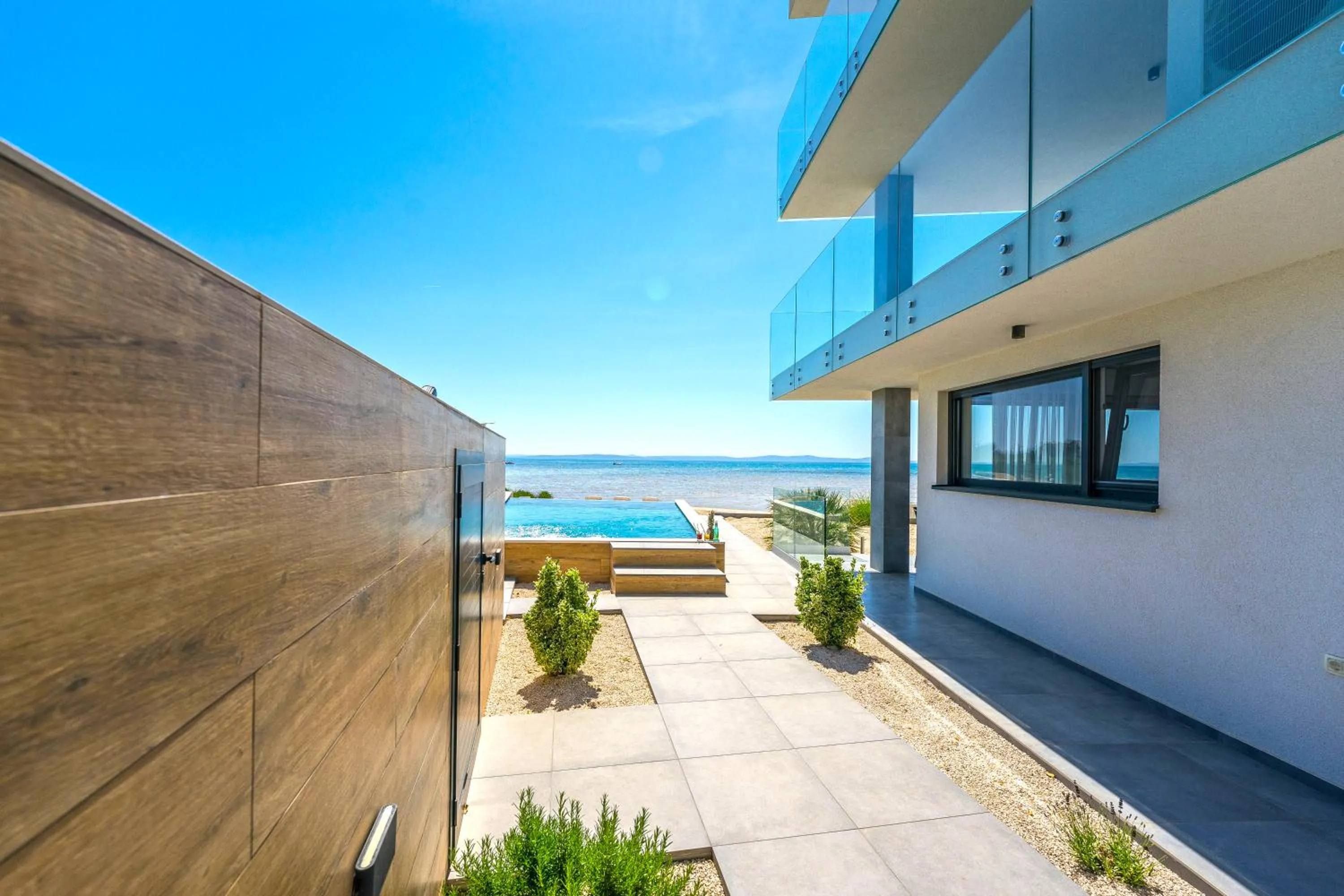 Jimmys Beach Privlaka direkt am Meer und beheiztem Pool