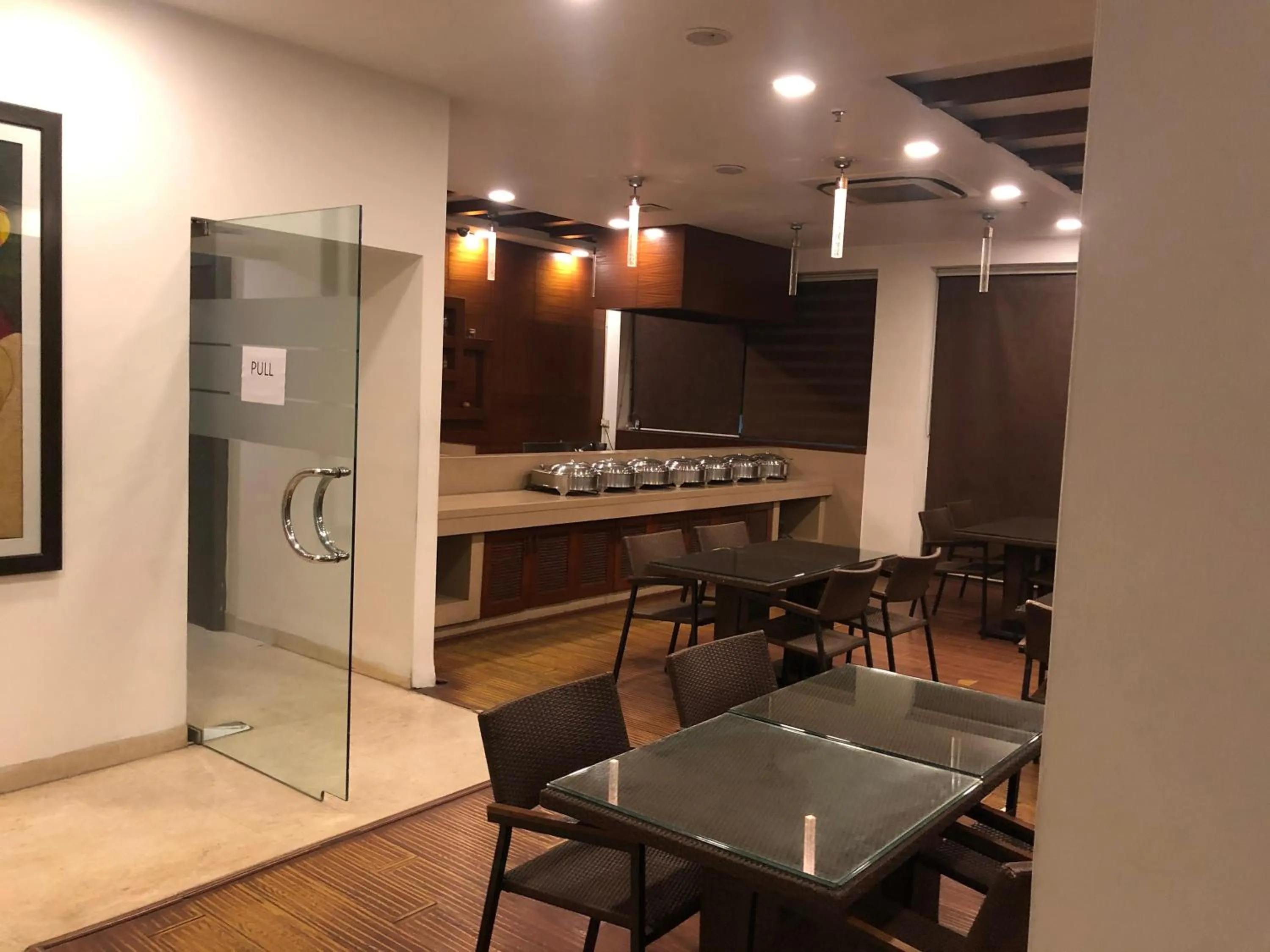 Kitchen or kitchenette in The Pamposh Hotel